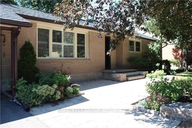 308 Maple Street, Newmarket, ON L3Y 3K4 photo 2