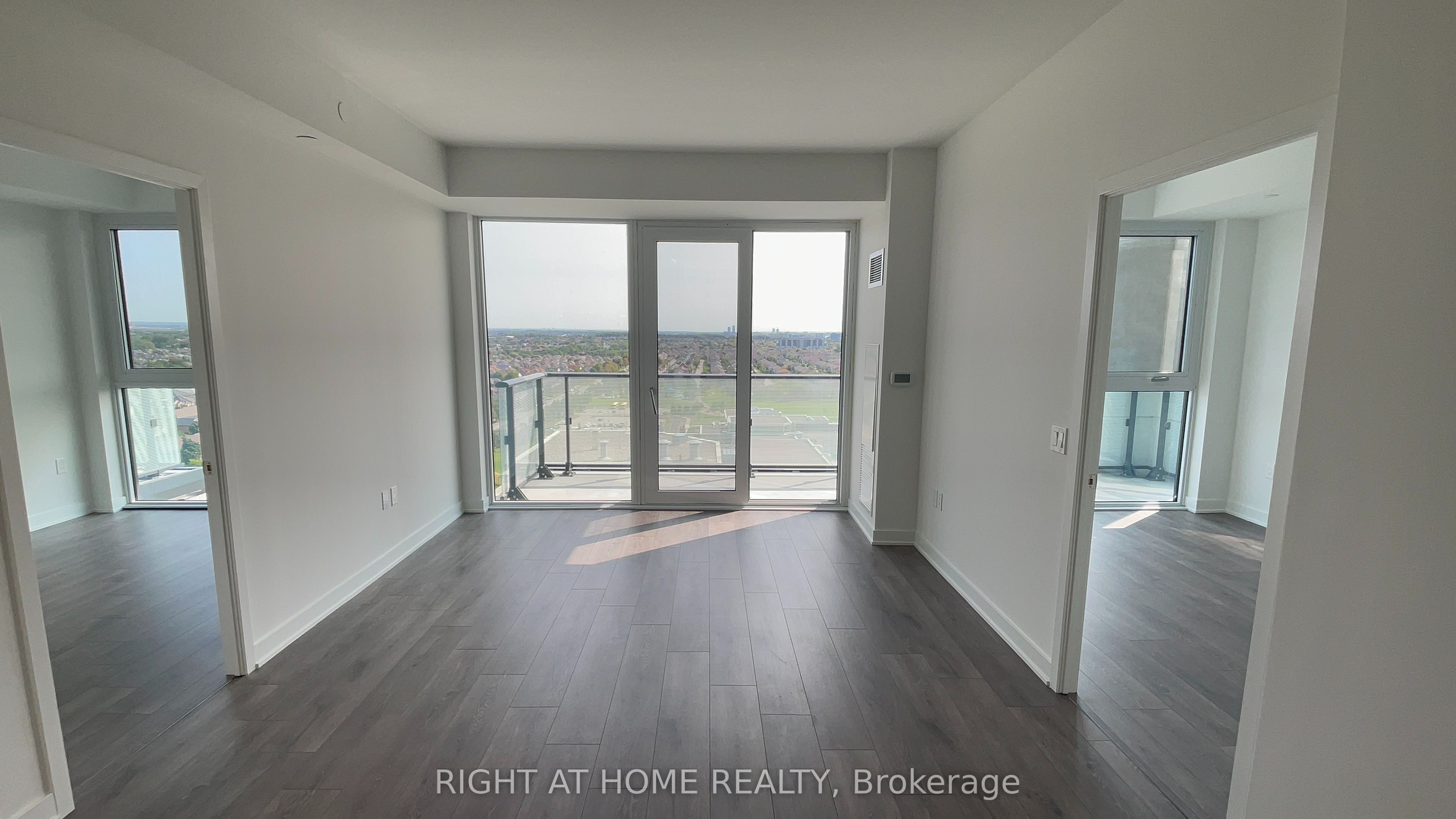 105 Oneida Crescent 1706, Richmond Hill, ON L4B 0H6