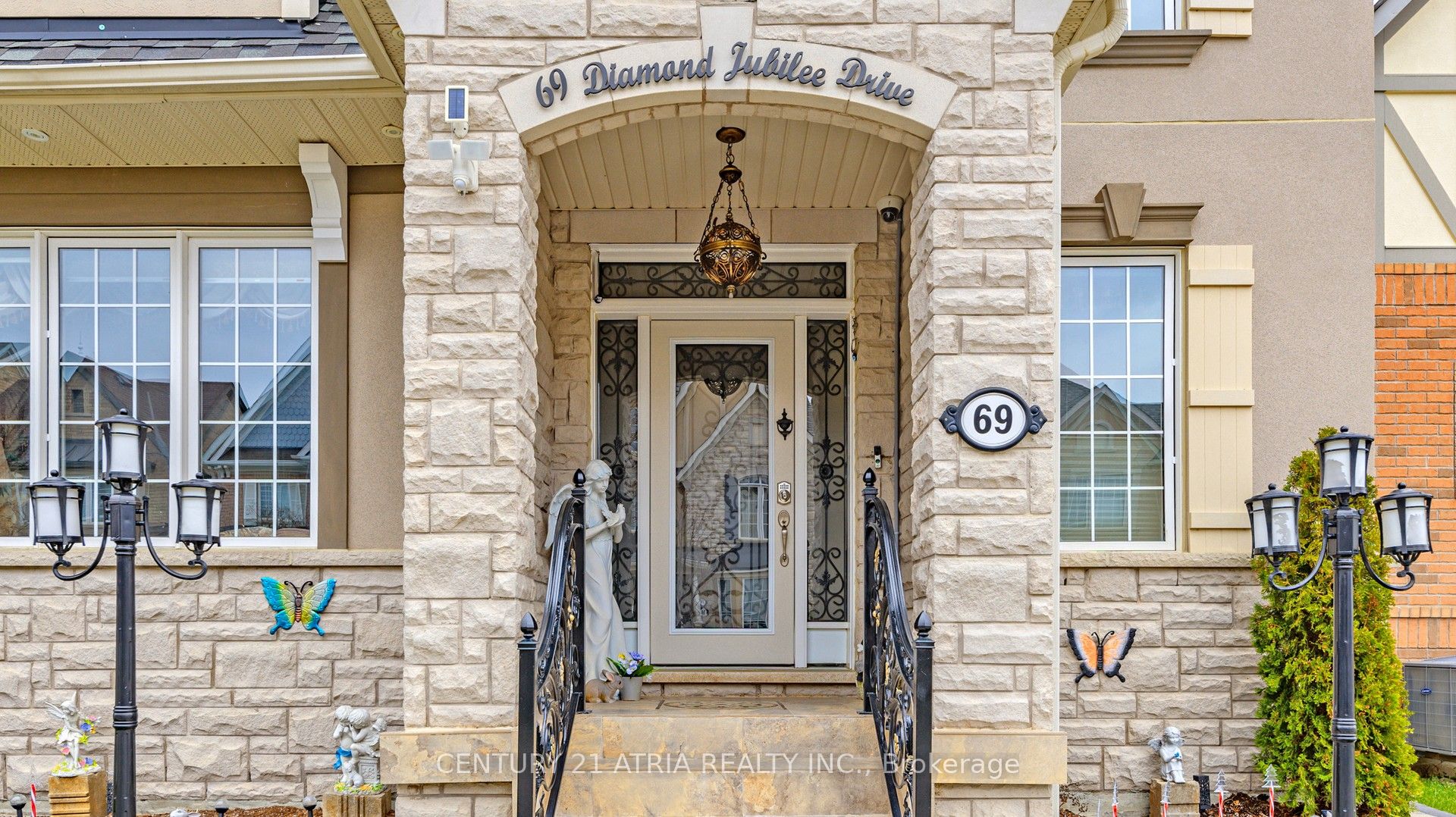 69 Diamond Jubilee Drive, Markham, ON L6B 0Y5 photo 2