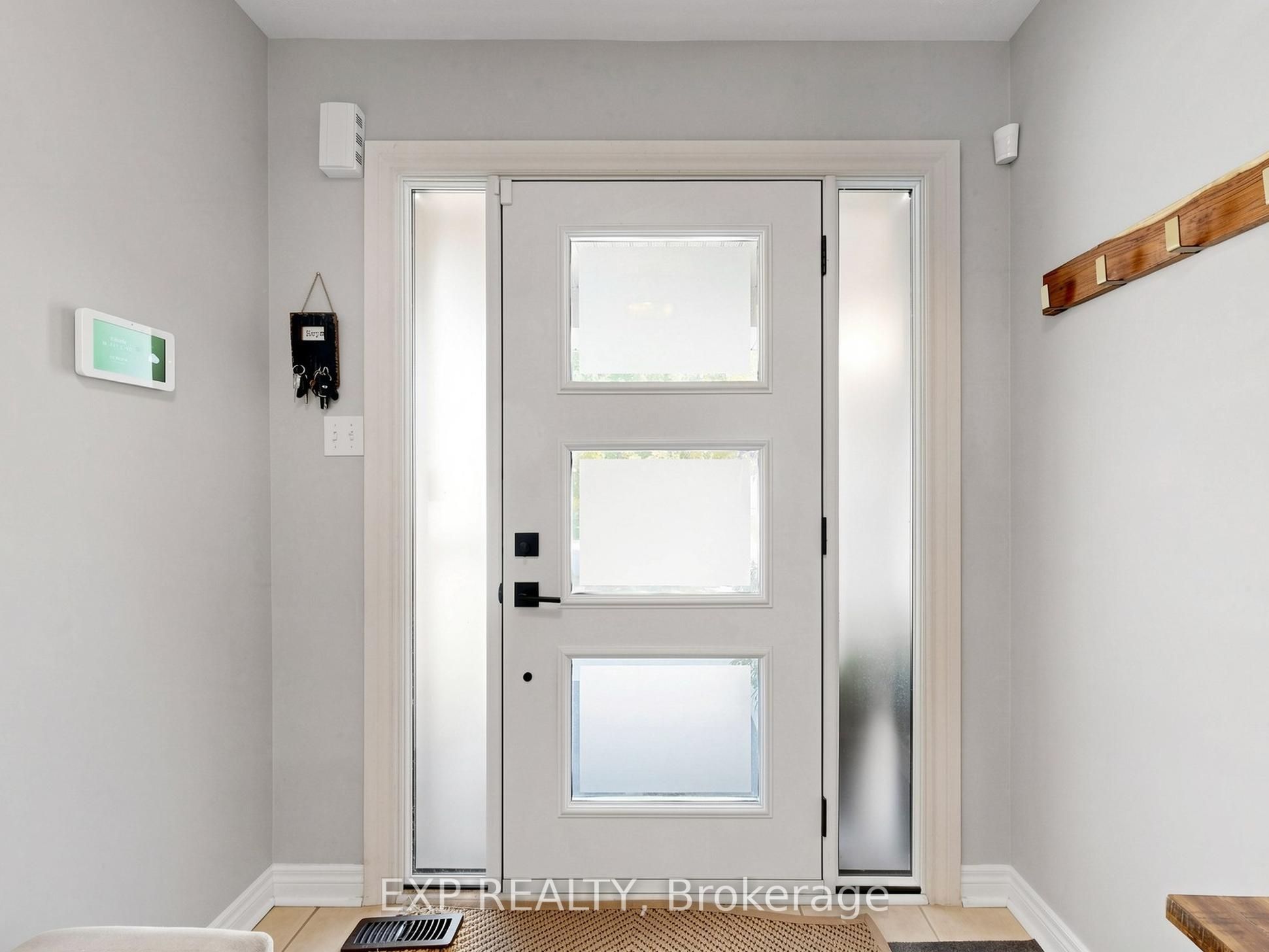 9 Carness Crescent, Georgina, ON L4P 0B6 photo 5