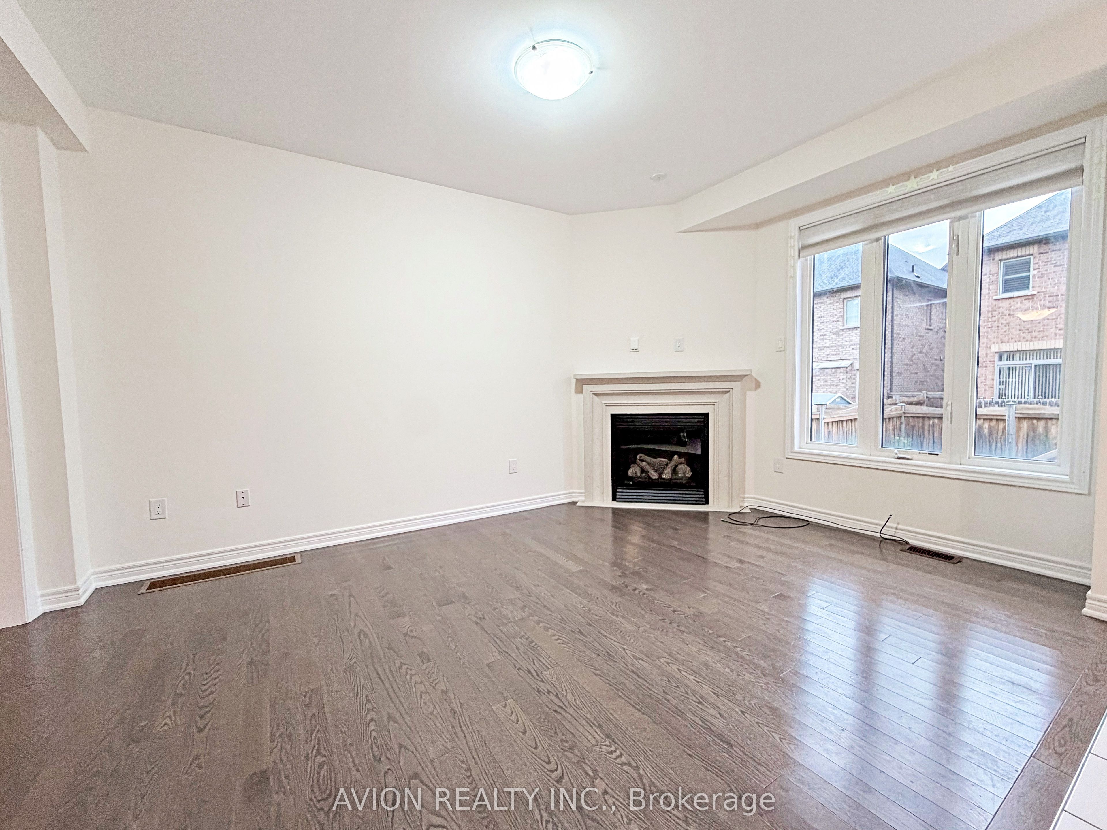 124 Wilfred Murison Avenue, Markham, ON L6C 0S9 photo 2