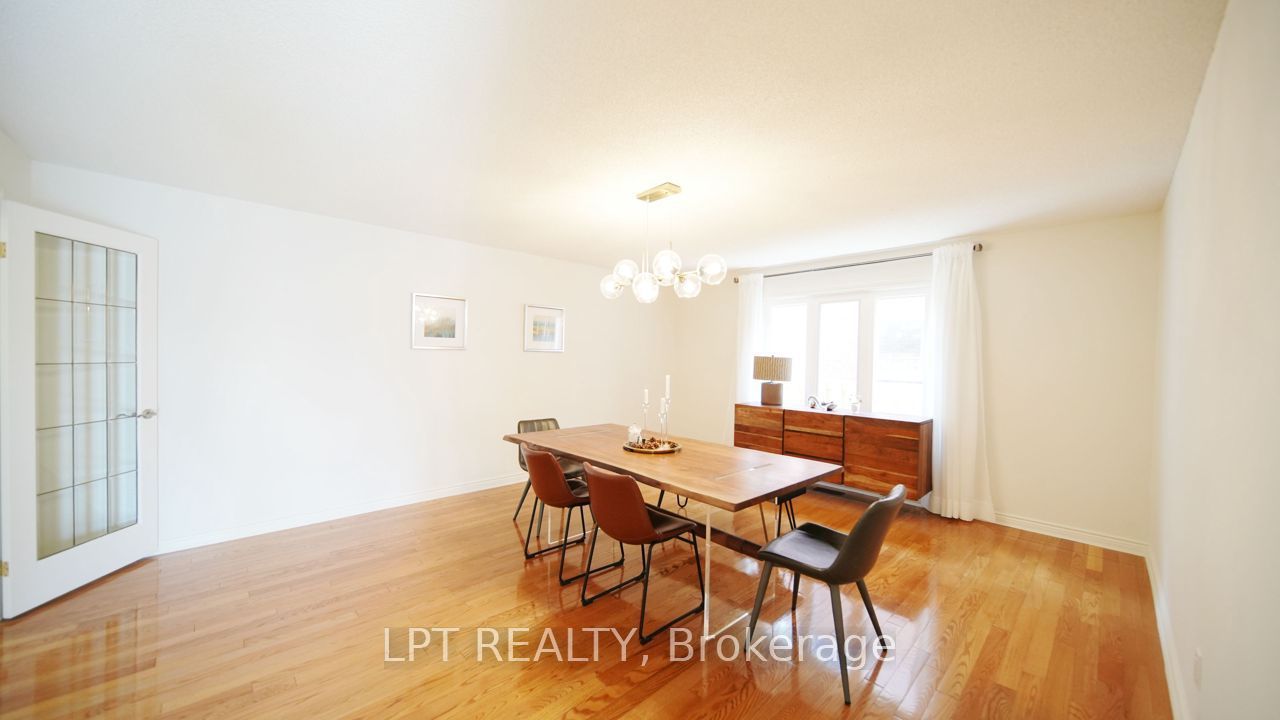 37 Laser Court, Richmond Hill, ON L4B 1S1 photo 3