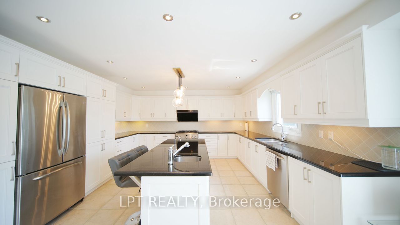 37 Laser Court, Richmond Hill, ON L4B 1S1 photo 4