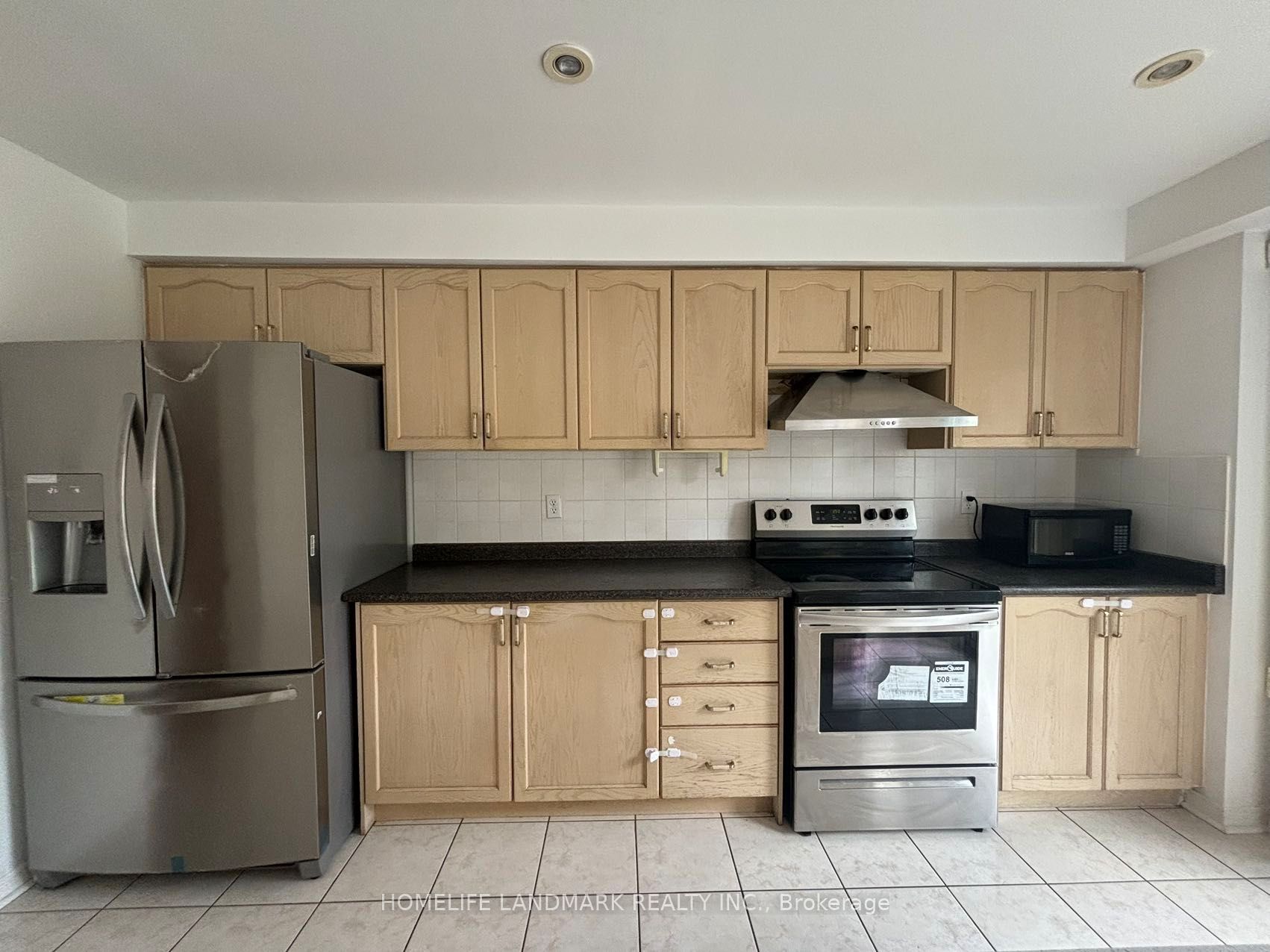 9 Baltic Street, Richmond Hill, ON L4B 4H8 photo 3