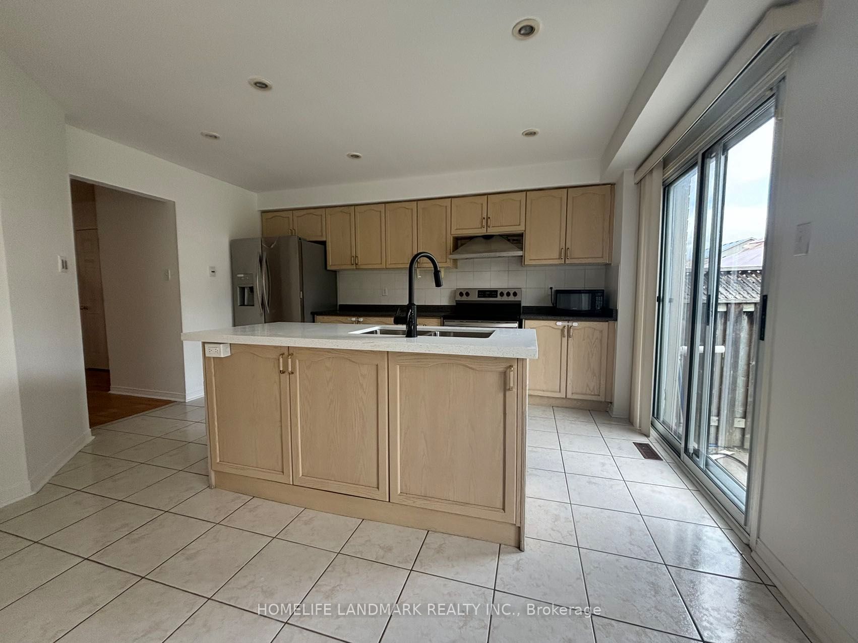 9 Baltic Street, Richmond Hill, ON L4B 4H8 photo 4