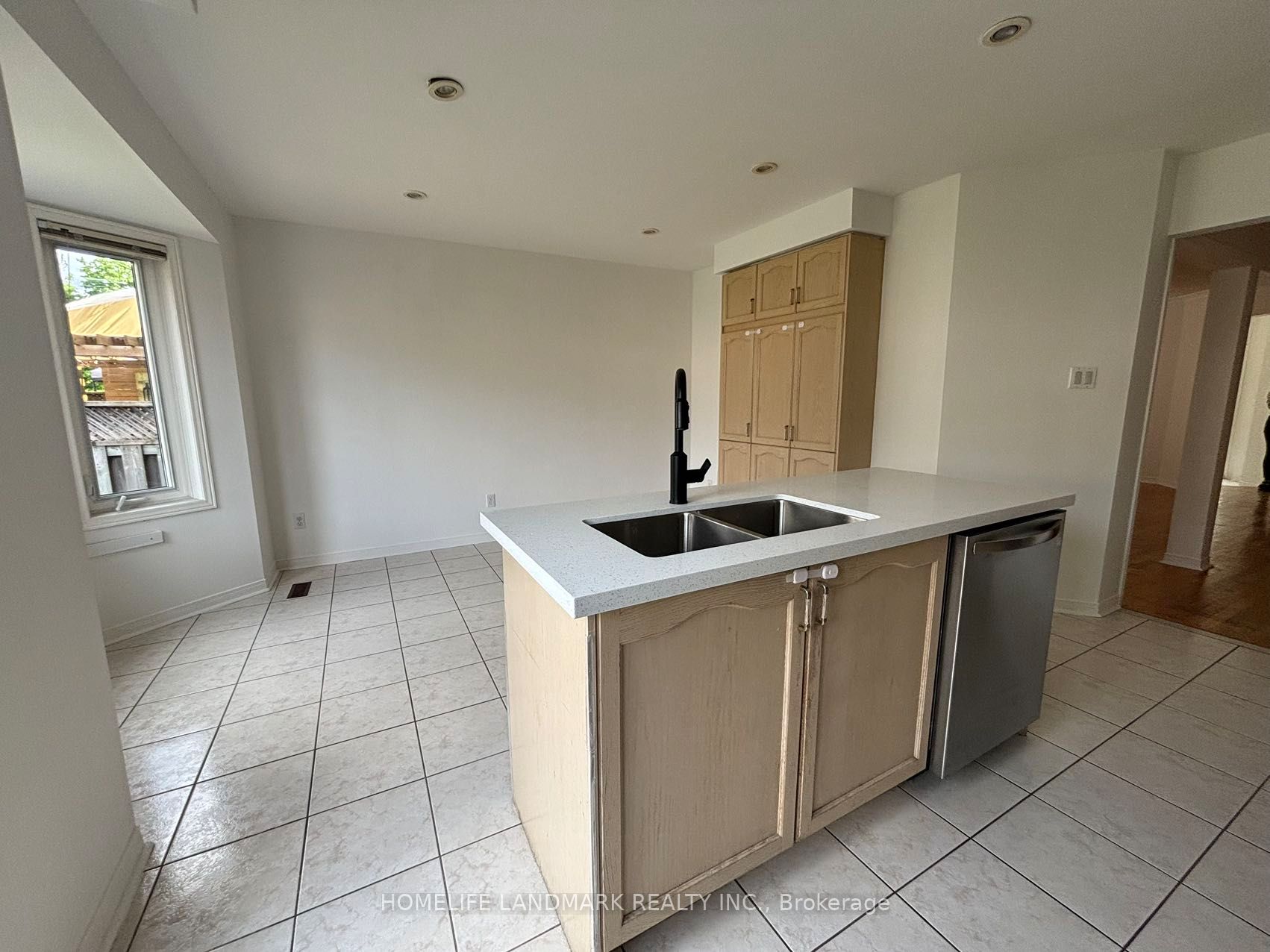 9 Baltic Street, Richmond Hill, ON L4B 4H8 photo 5