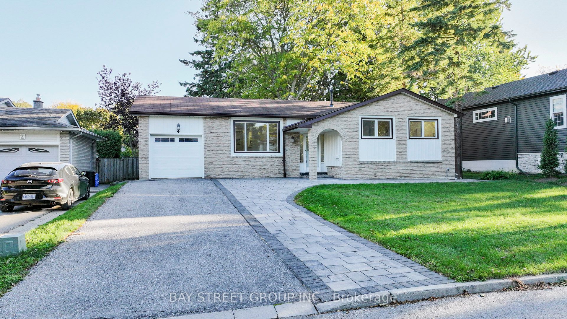 4 Sir Brandiles Place, Markham, ON L3P 2Z5