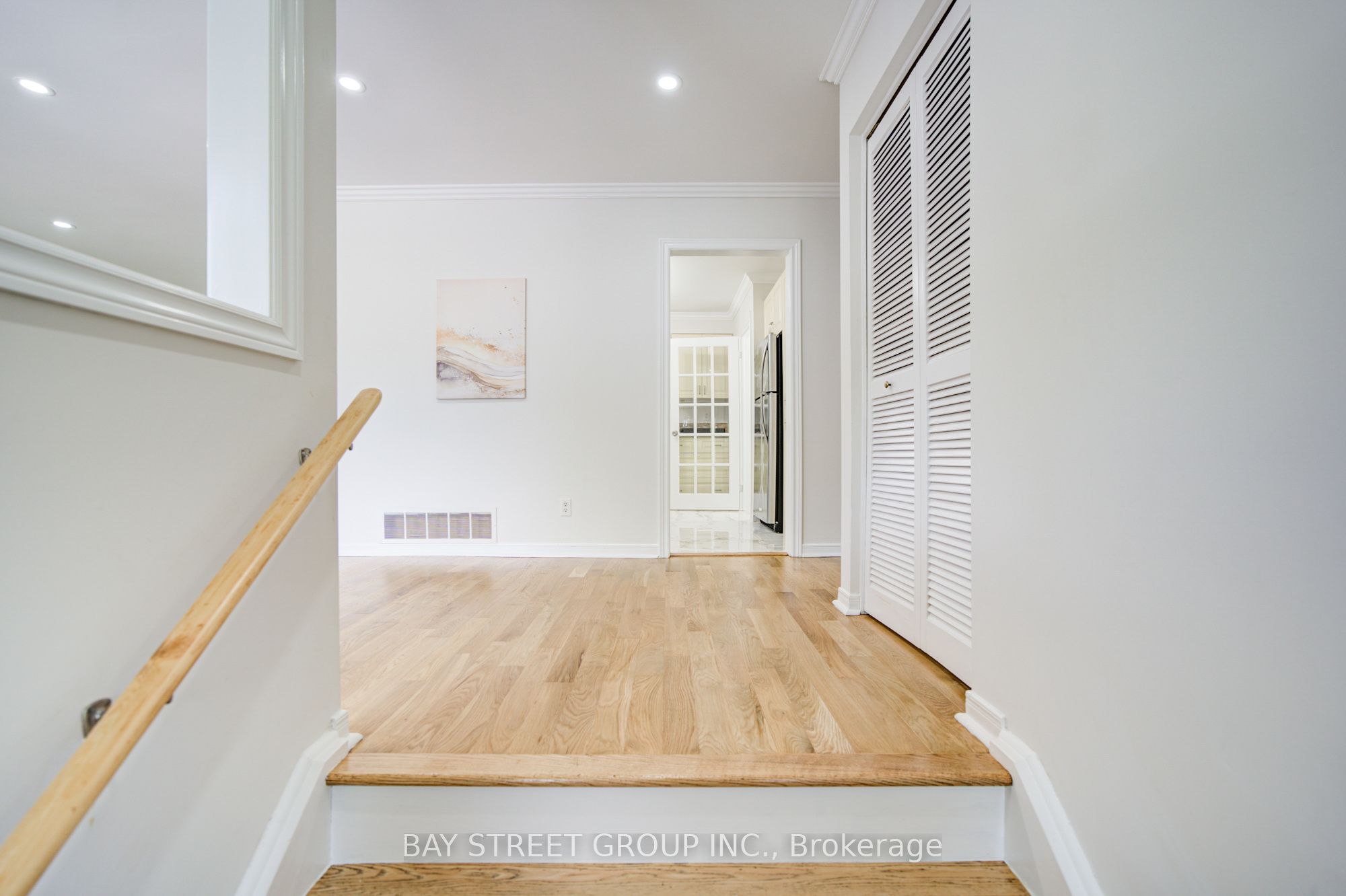 4 Sir Brandiles Place, Markham, ON L3P 2Z5 photo 3