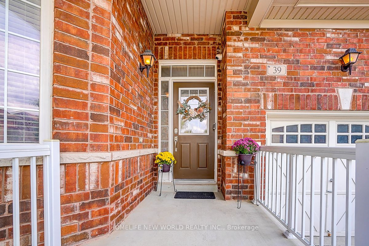 39 James Parrott Avenue, Markham, ON L6E 0J8 photo 2