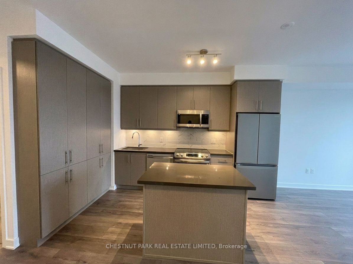 95 Oneida Crescent 2302, Richmond Hill, ON L4B 0H5 photo 3