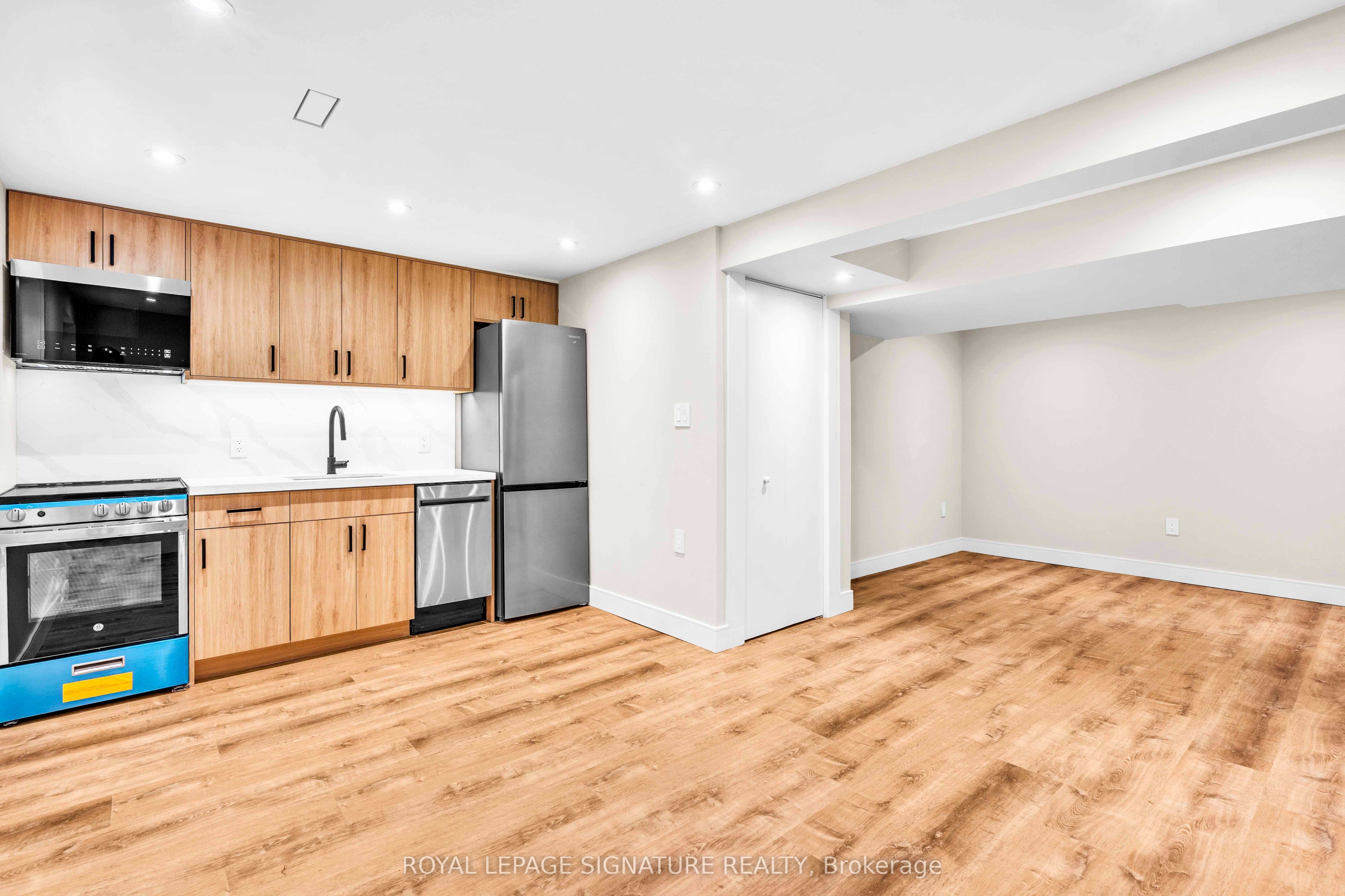 986 Srigley Street 3, Newmarket, ON L3Y 1Y3 photo 2
