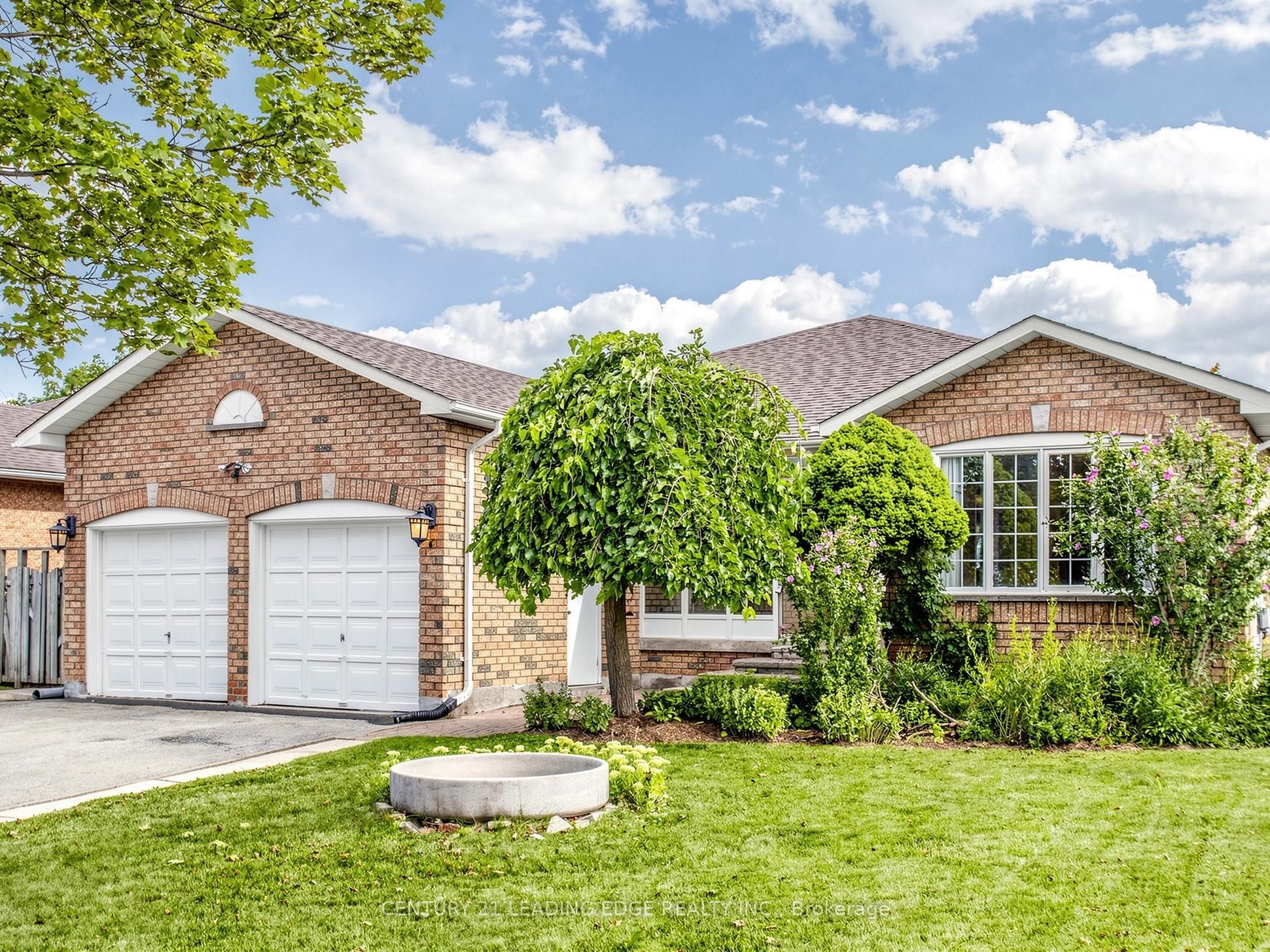 9 COATES Crescent, Richmond Hill, ON L4E 2M3 photo 2
