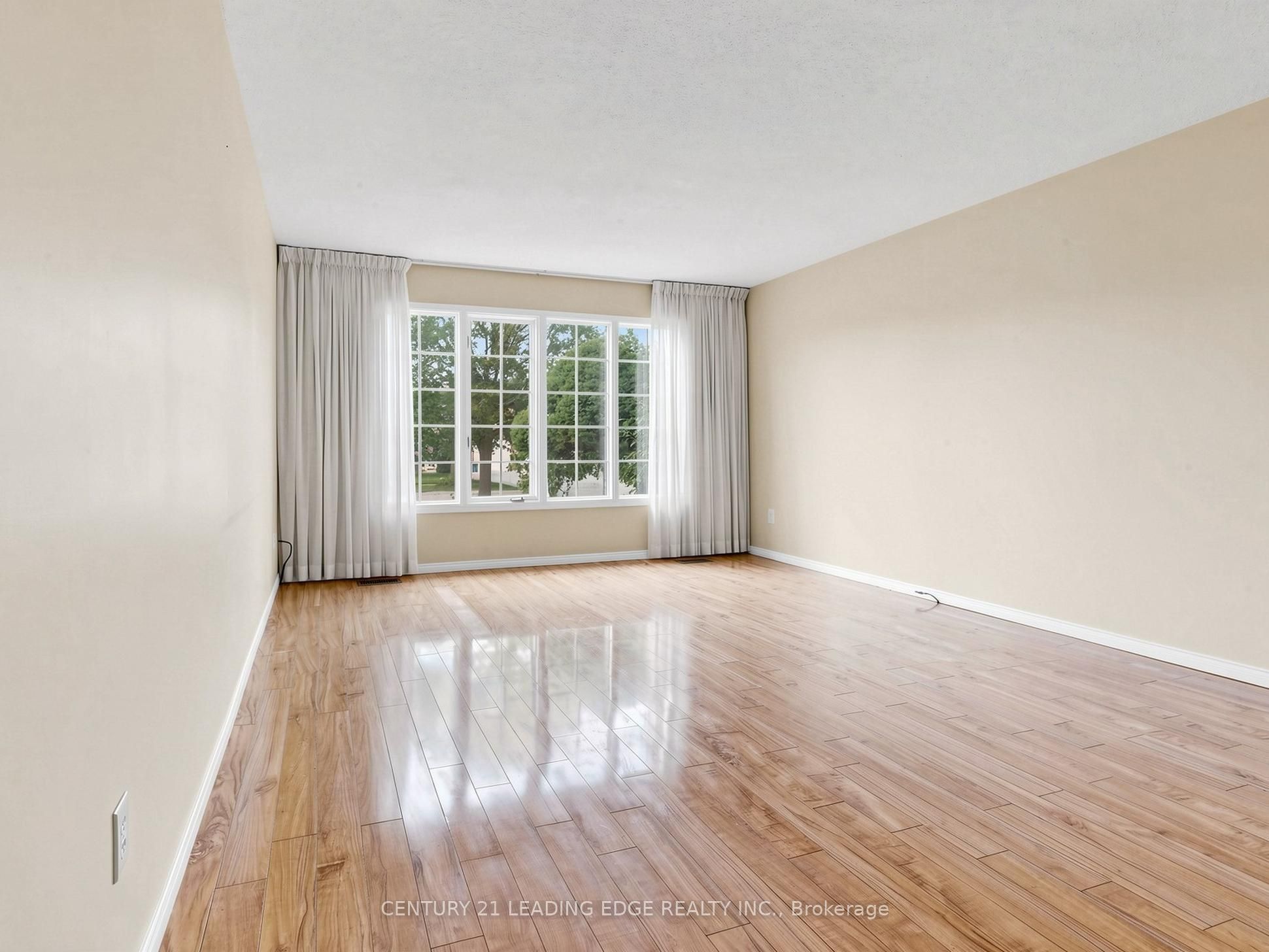 9 COATES Crescent, Richmond Hill, ON L4E 2M3 photo 4