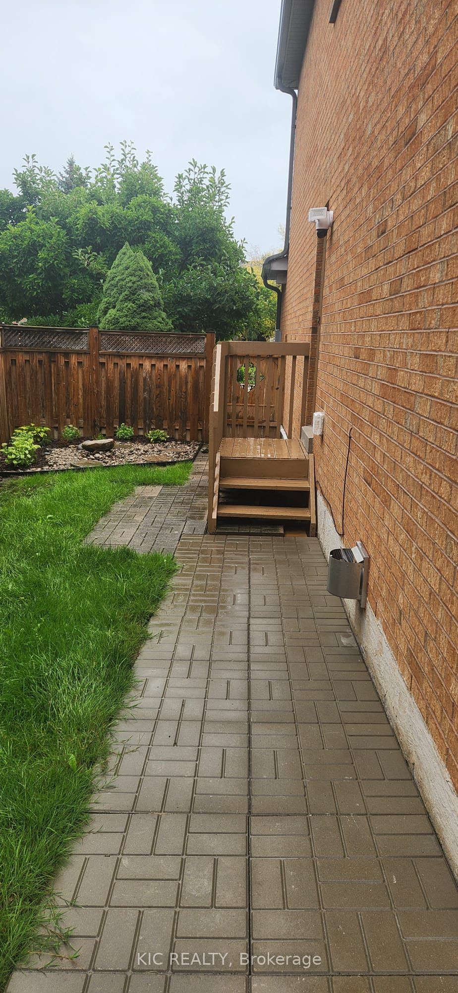 618 Ponting Place, Newmarket, ON L3X 1T4 photo 2