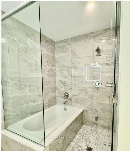 81 Clippers Crescent, Whitchurch-Stouffville, ON L4A 4X7 photo 3