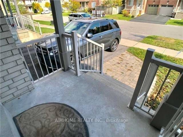 42 Holmwood Street, Richmond Hill, ON L4B 4K5 photo 2