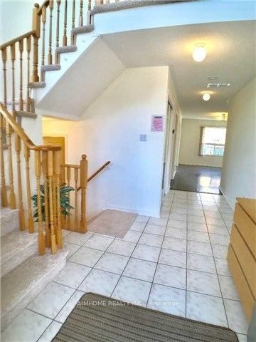 42 Holmwood Street, Richmond Hill, ON L4B 4K5 photo 3