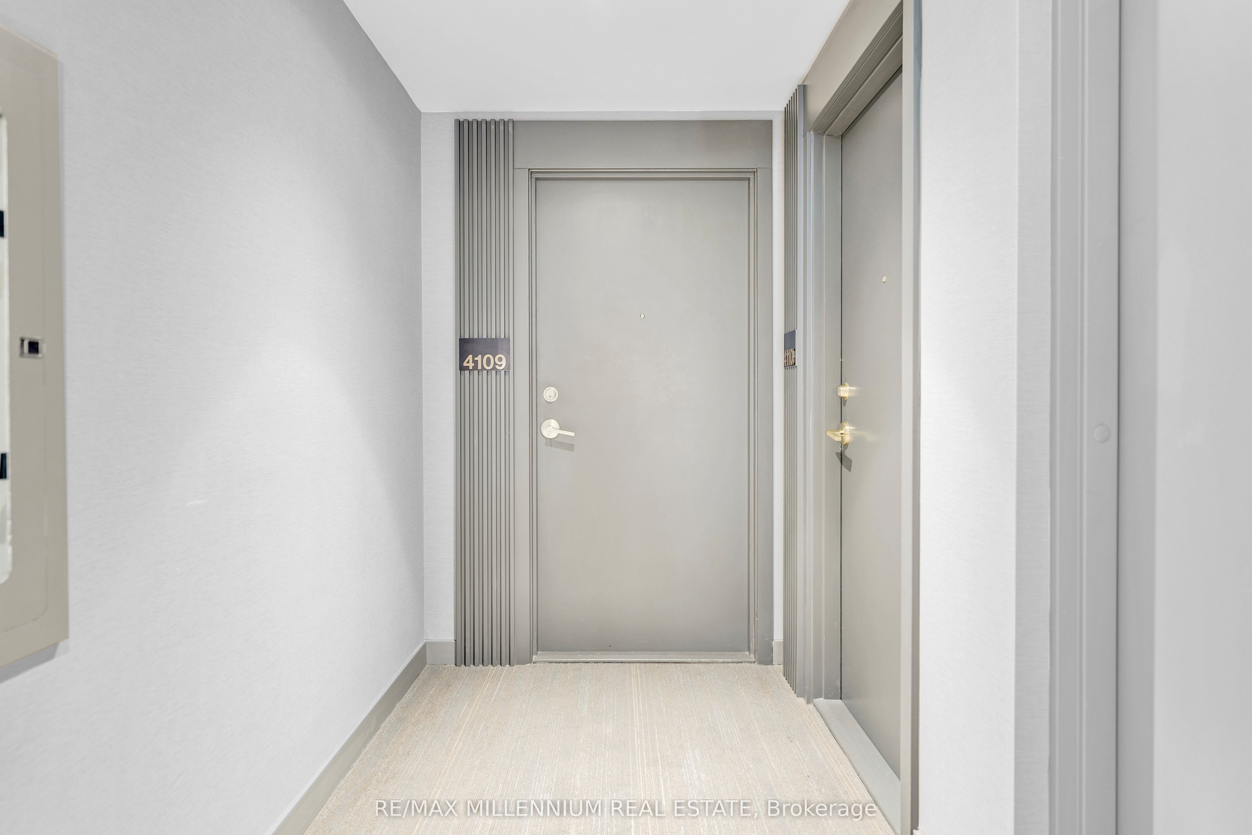 898 Portage Parkway 4109, Vaughan, ON L4K 0J6 photo 5