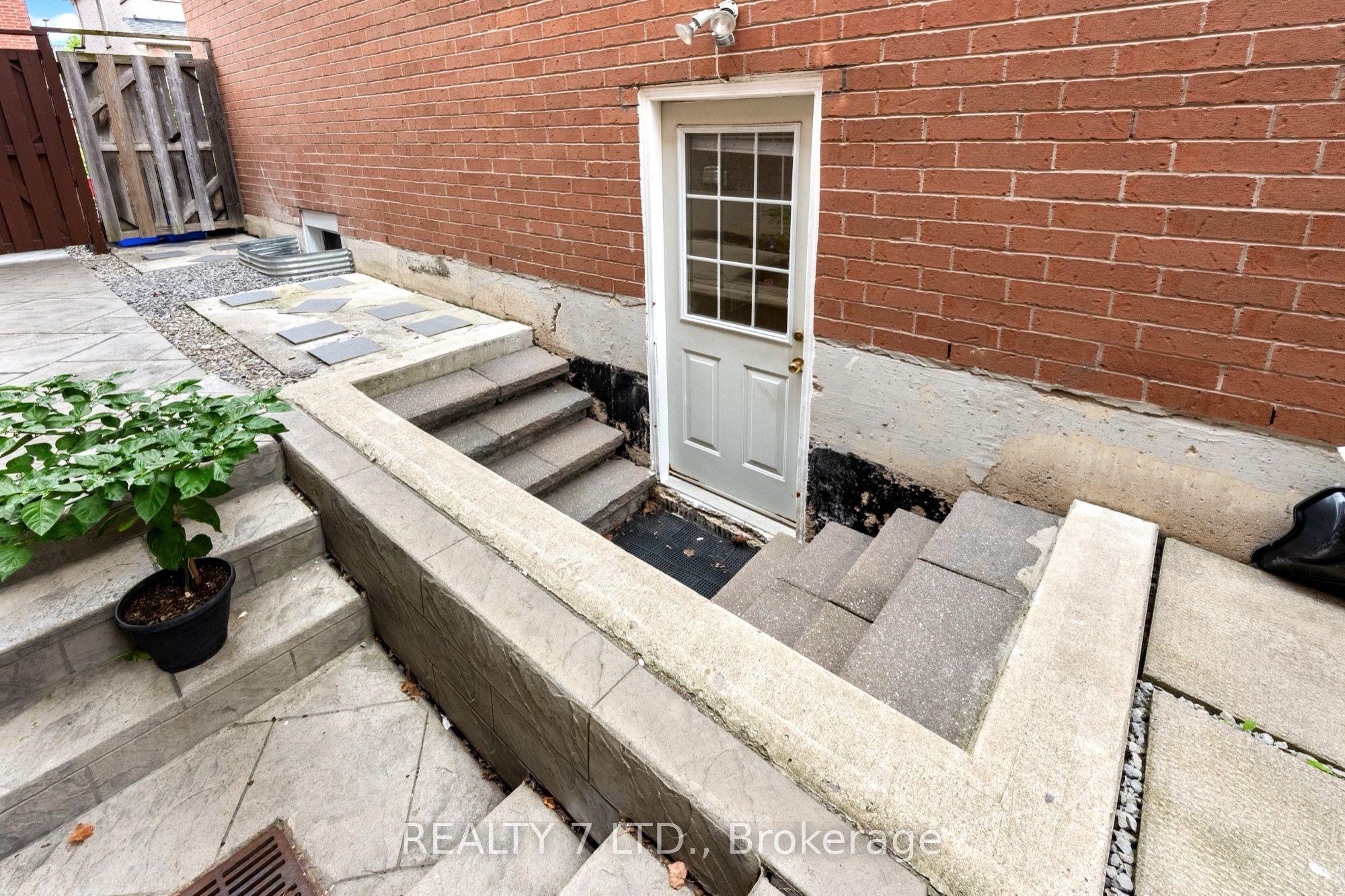 62 Fairlane Crescent Bsmt, Vaughan, ON L4H 2G9 photo 5