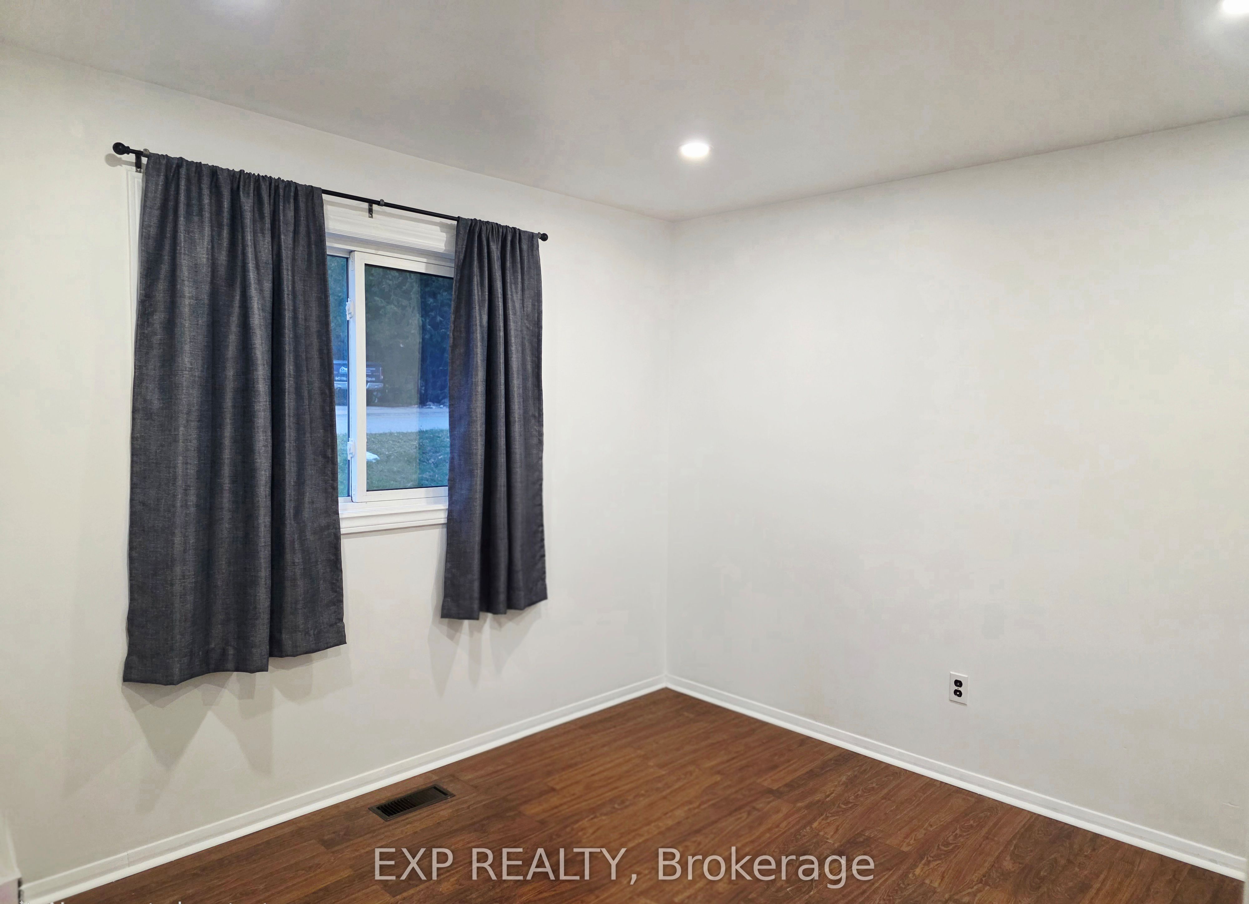 166 John Street W, Bradford West Gwillimbury, ON L3Z 2A7 photo 4