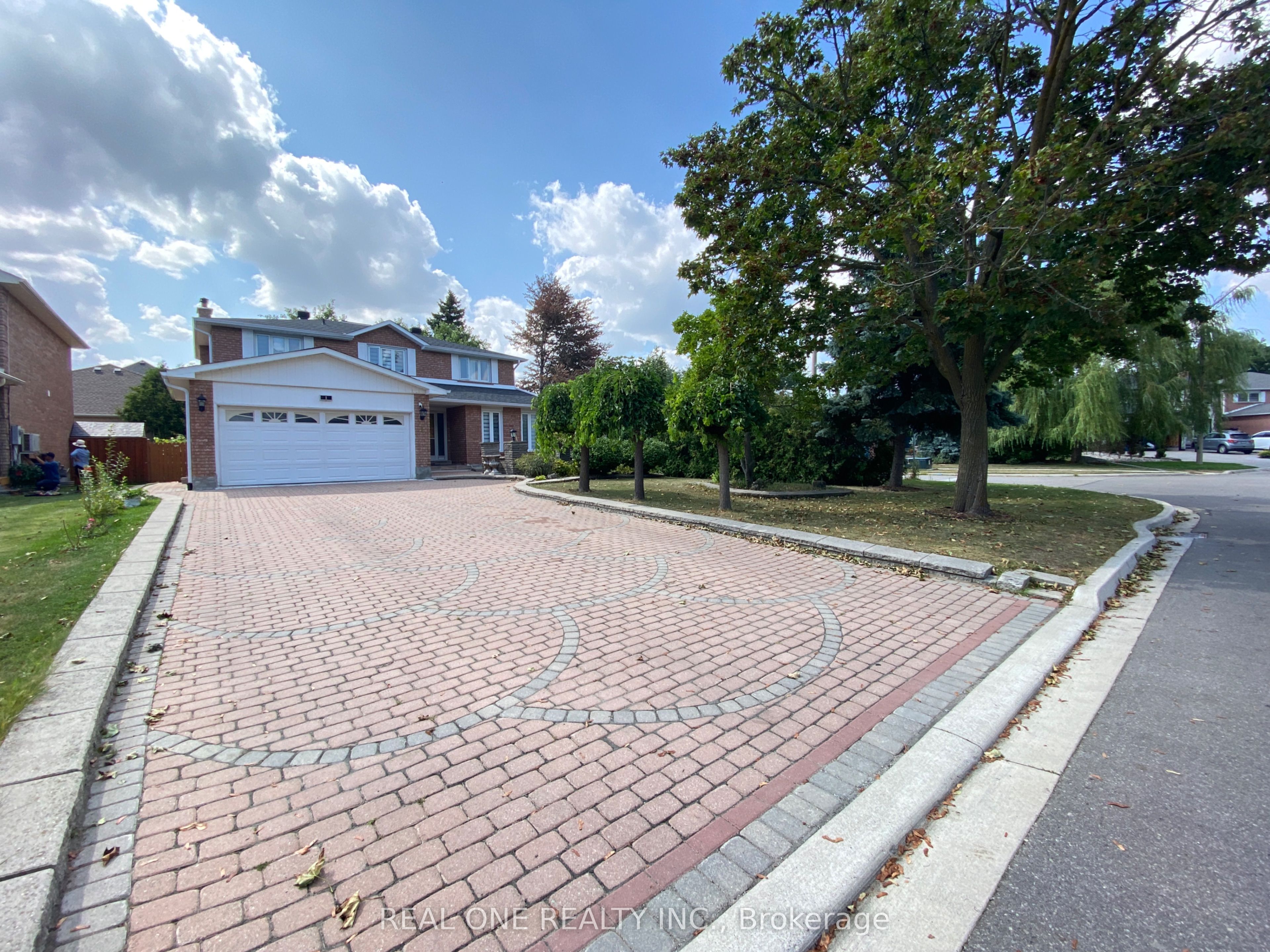 1 Addison Street, Richmond Hill, ON L4C 7M2