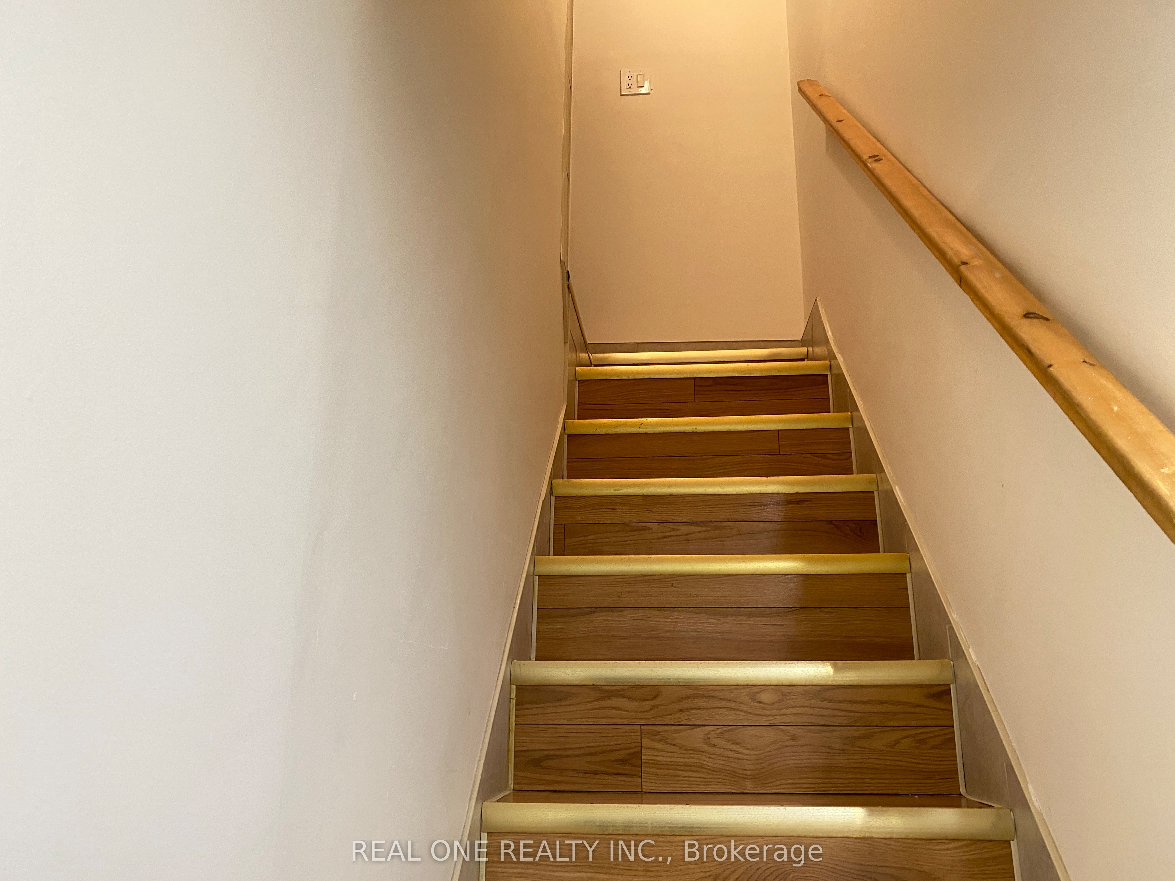 1 Addison Street, Richmond Hill, ON L4C 7M2 photo 2