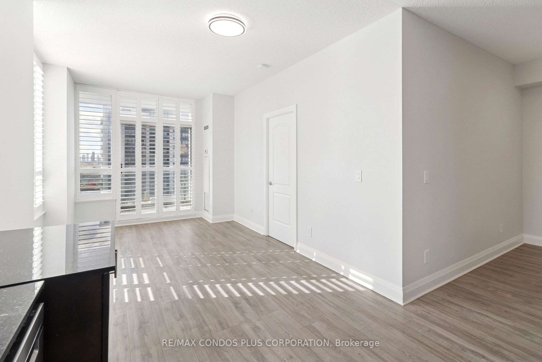 20 North Park Road 1108, Vaughan, ON L4J 0G7 photo 3