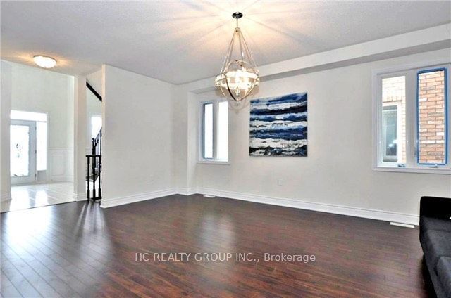 253 Rutherford Road, Bradford West Gwillimbury, ON L3Z 0X4 photo 2