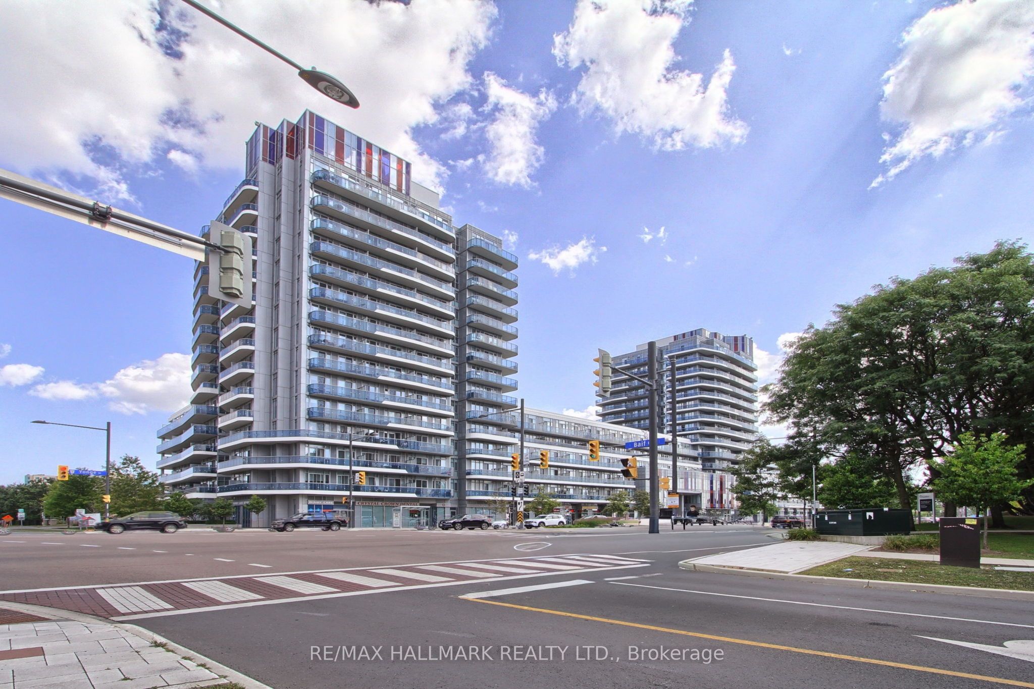 9471 Yonge Street 910, Richmond Hill, ON L4C 0Z5 photo 2