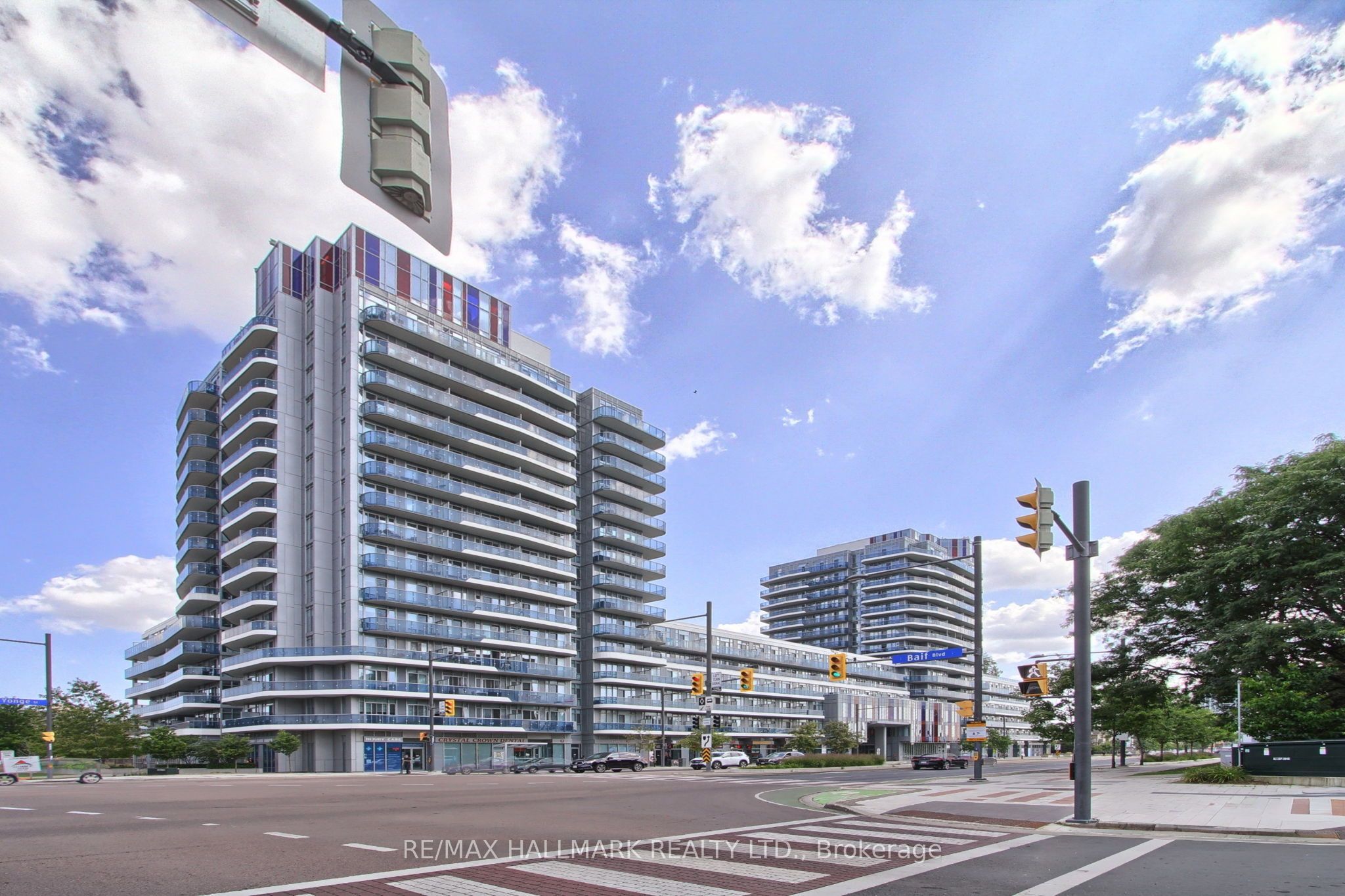 9471 Yonge Street 910, Richmond Hill, ON L4C 0Z5 photo 3