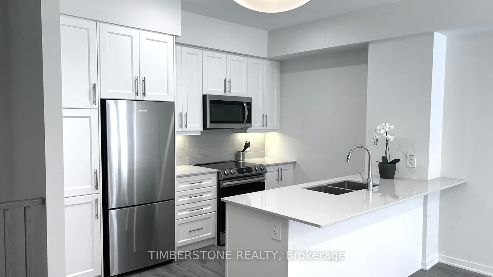 21 Honeycrisp Crescent 40, Vaughan, ON L4K 0N6