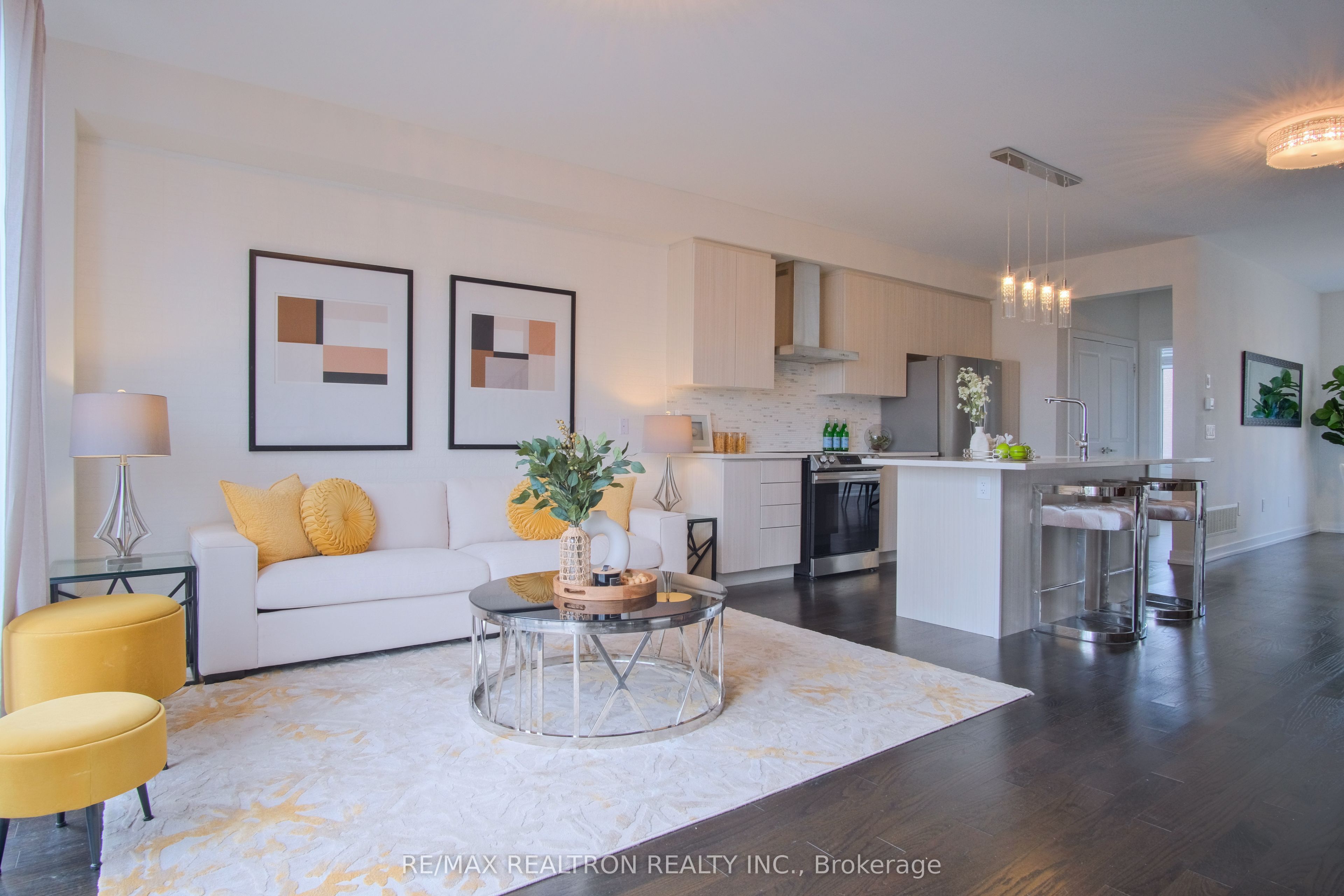 7 Glenngarry Crescent, Vaughan, ON L6A 4Z4