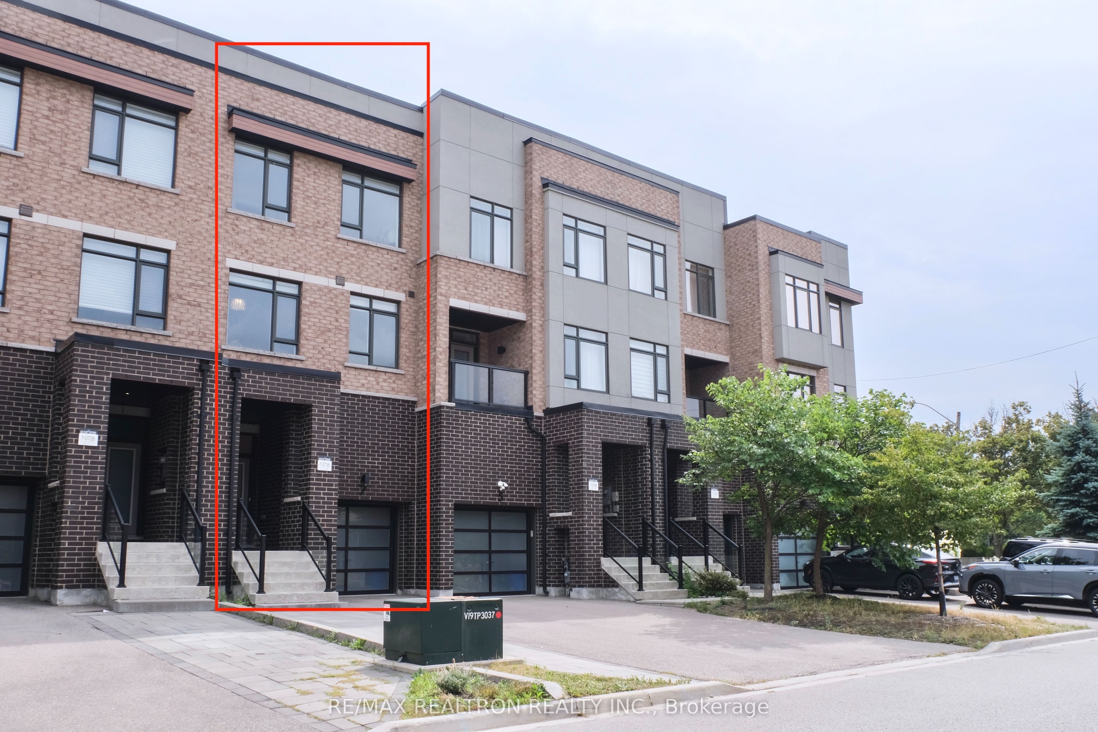 7 Glenngarry Crescent, Vaughan, ON L6A 4Z4 photo 3