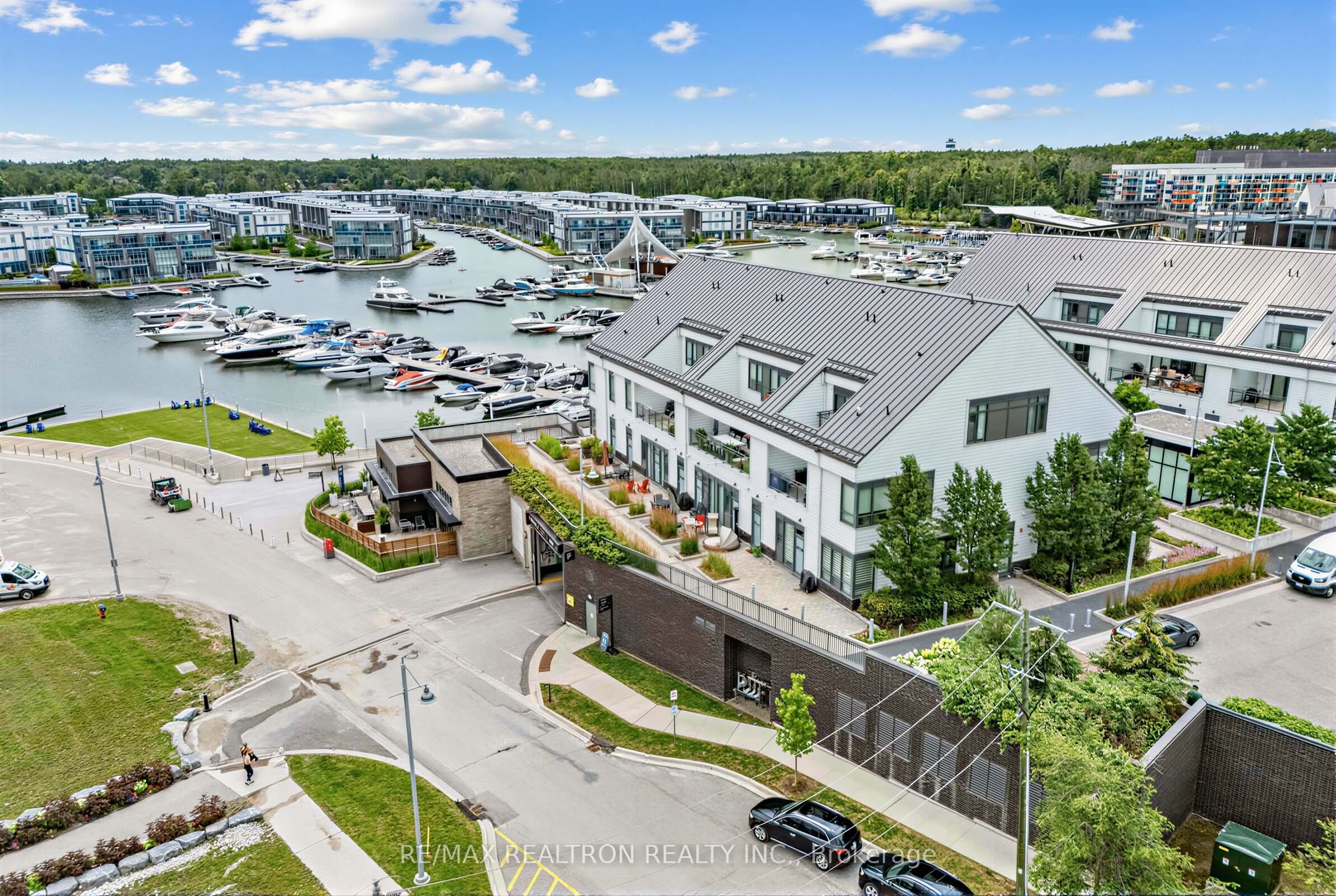 233 Broward Way 8, Innisfil, ON L9S 0M5 photo 2