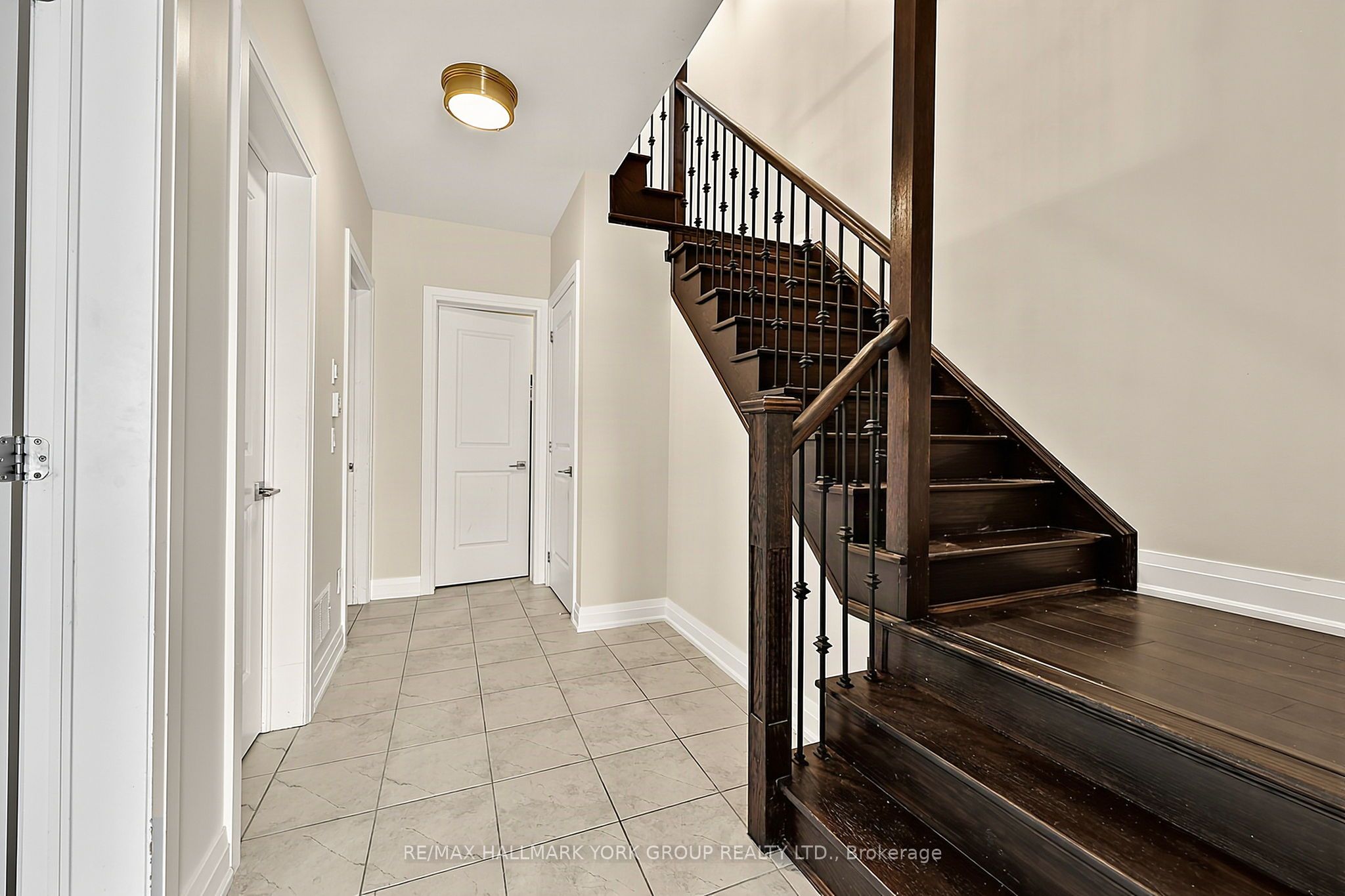 21 Sparks Street, Aurora, ON L4G 0Z9 photo 4