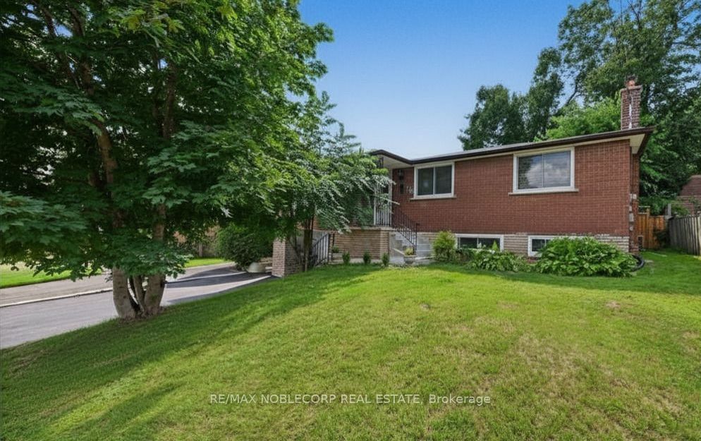 166 Collings Avenue, Bradford West Gwillimbury, ON L3Z 1W1 photo 2
