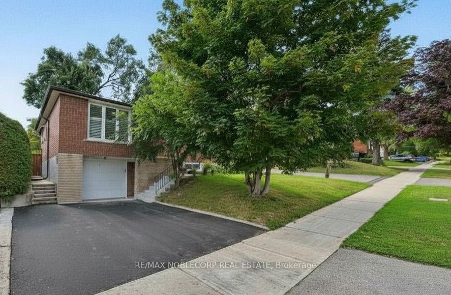 166 Collings Avenue, Bradford West Gwillimbury, ON L3Z 1W1 photo 3