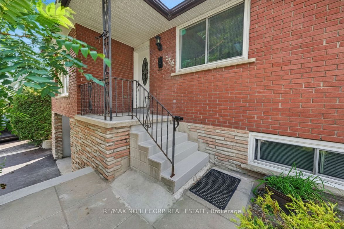 166 Collings Avenue, Bradford West Gwillimbury, ON L3Z 1W1 photo 5