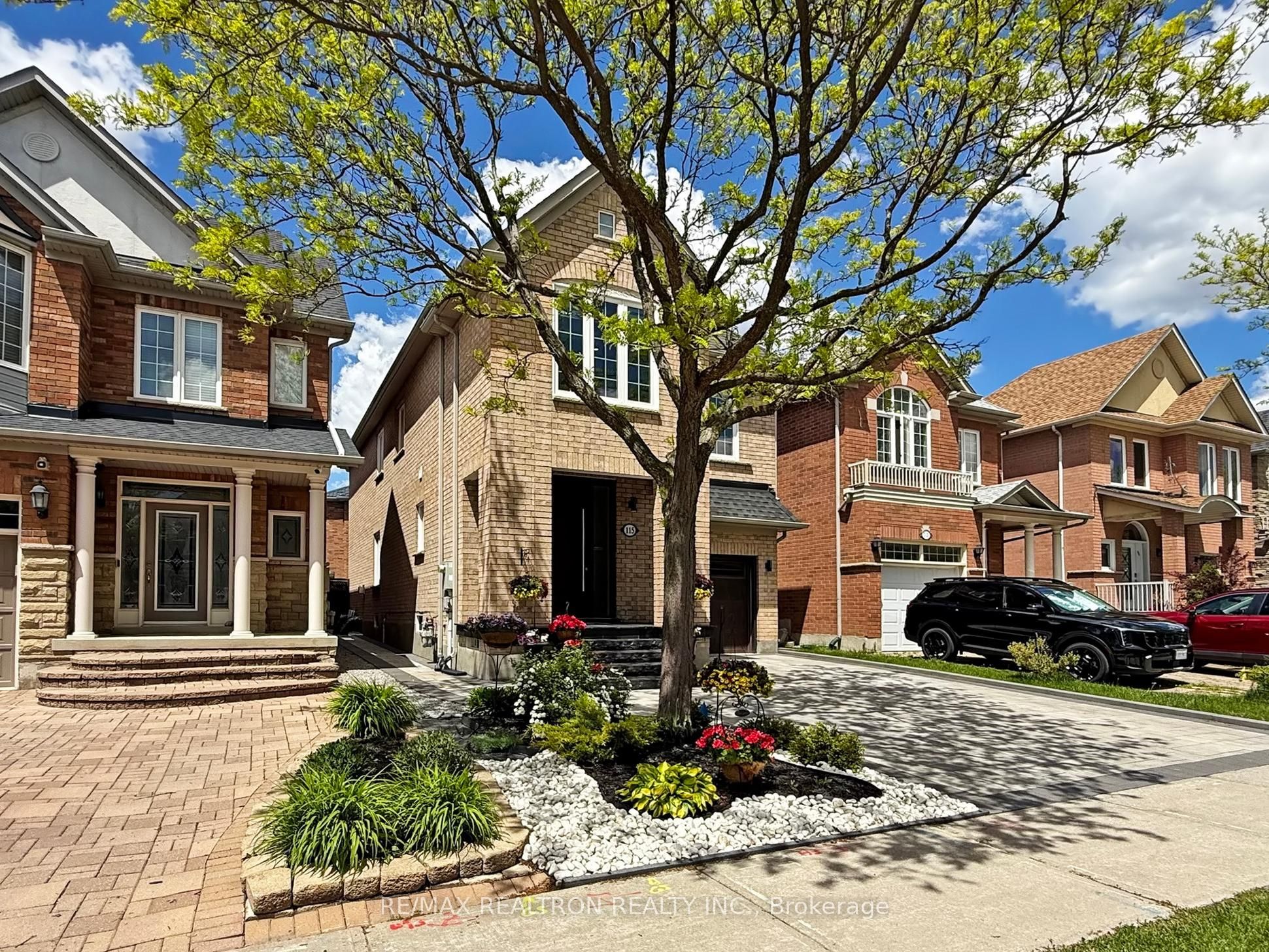 115 Bentoak Crescent, Vaughan, ON L4J 8S8 photo 2