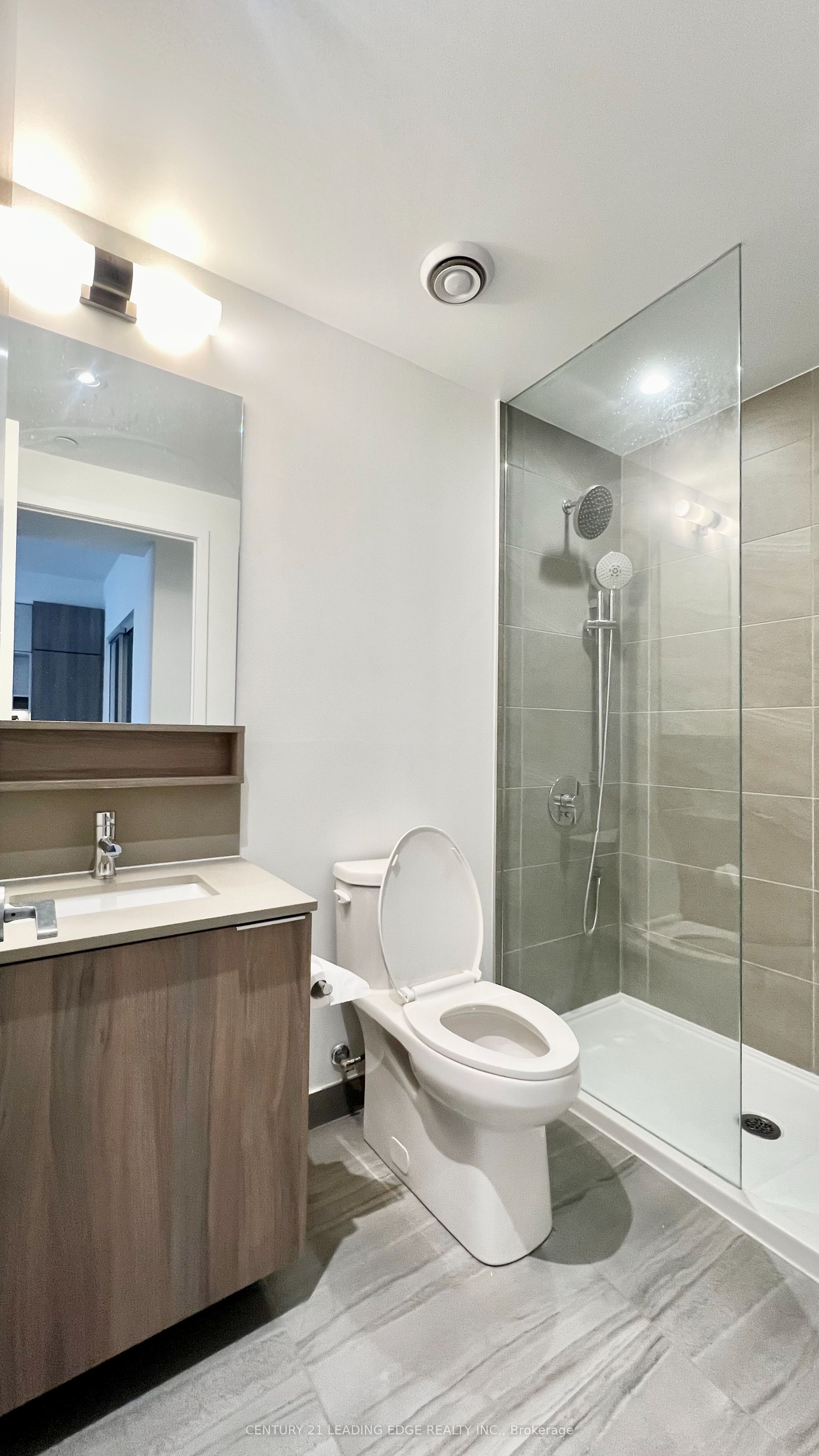 950 Portage Parkway 1805, Vaughan, ON L4K 0J7 photo 5