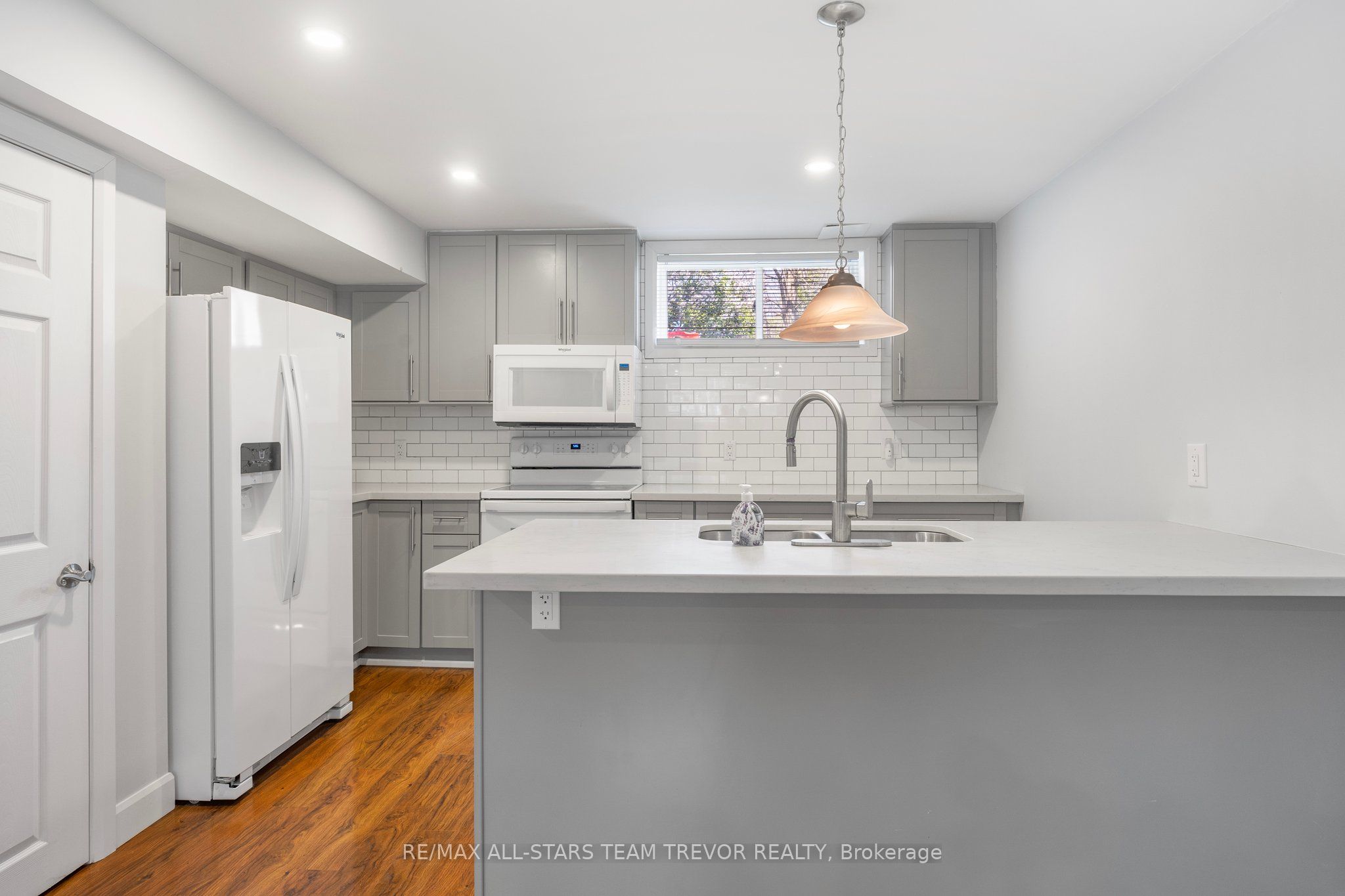 44A Evelyn Avenue Lower, Georgina, ON L4P 3C8 photo 5