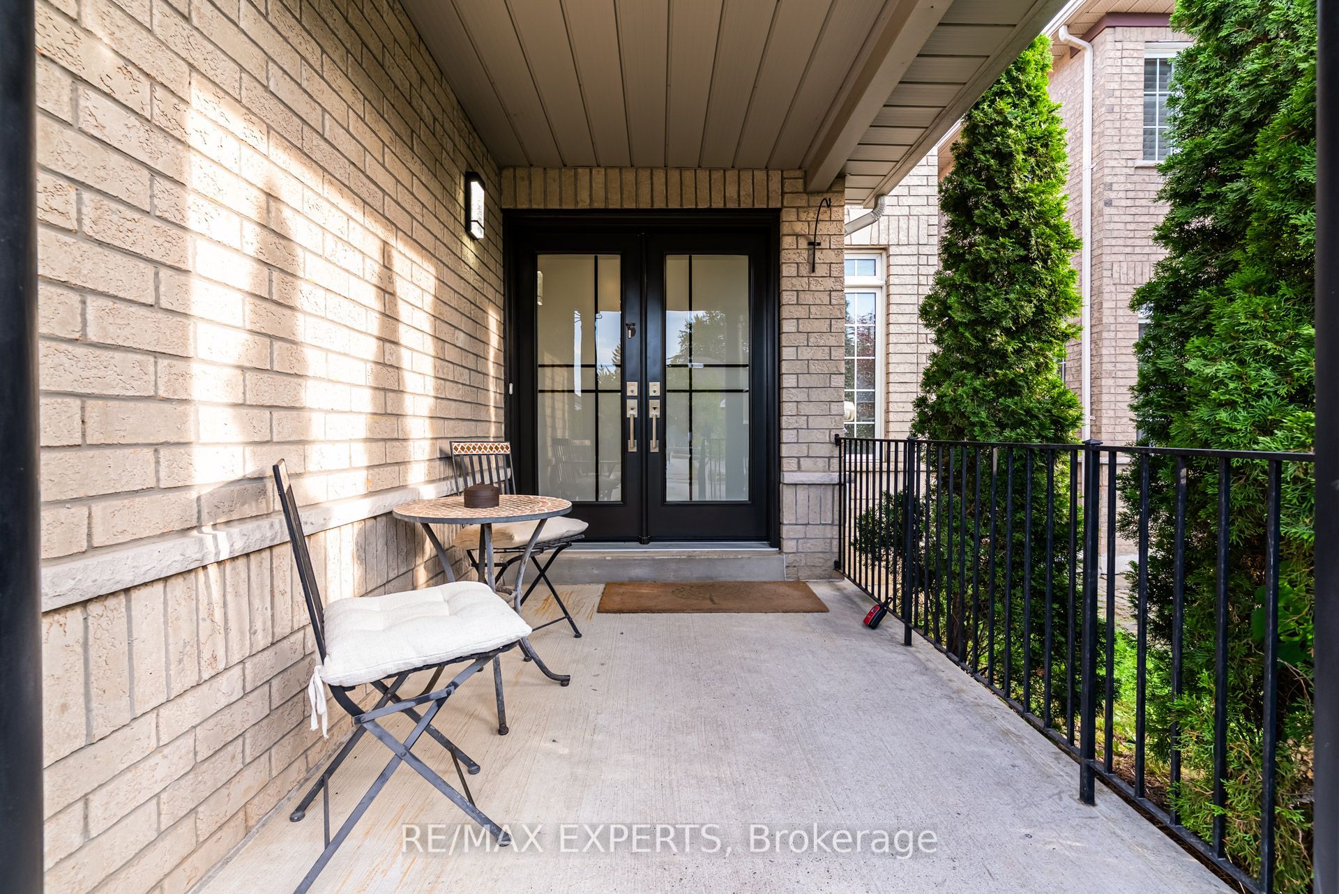 45 Naughton Drive, Richmond Hill, ON L4C 0R2 photo 2