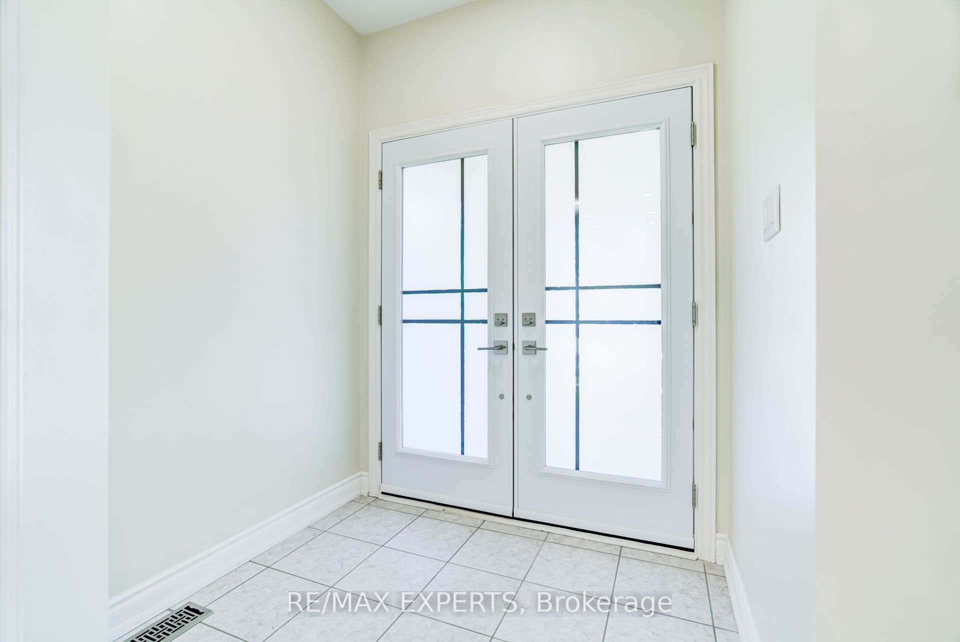 45 Naughton Drive, Richmond Hill, ON L4C 0R2 photo 3