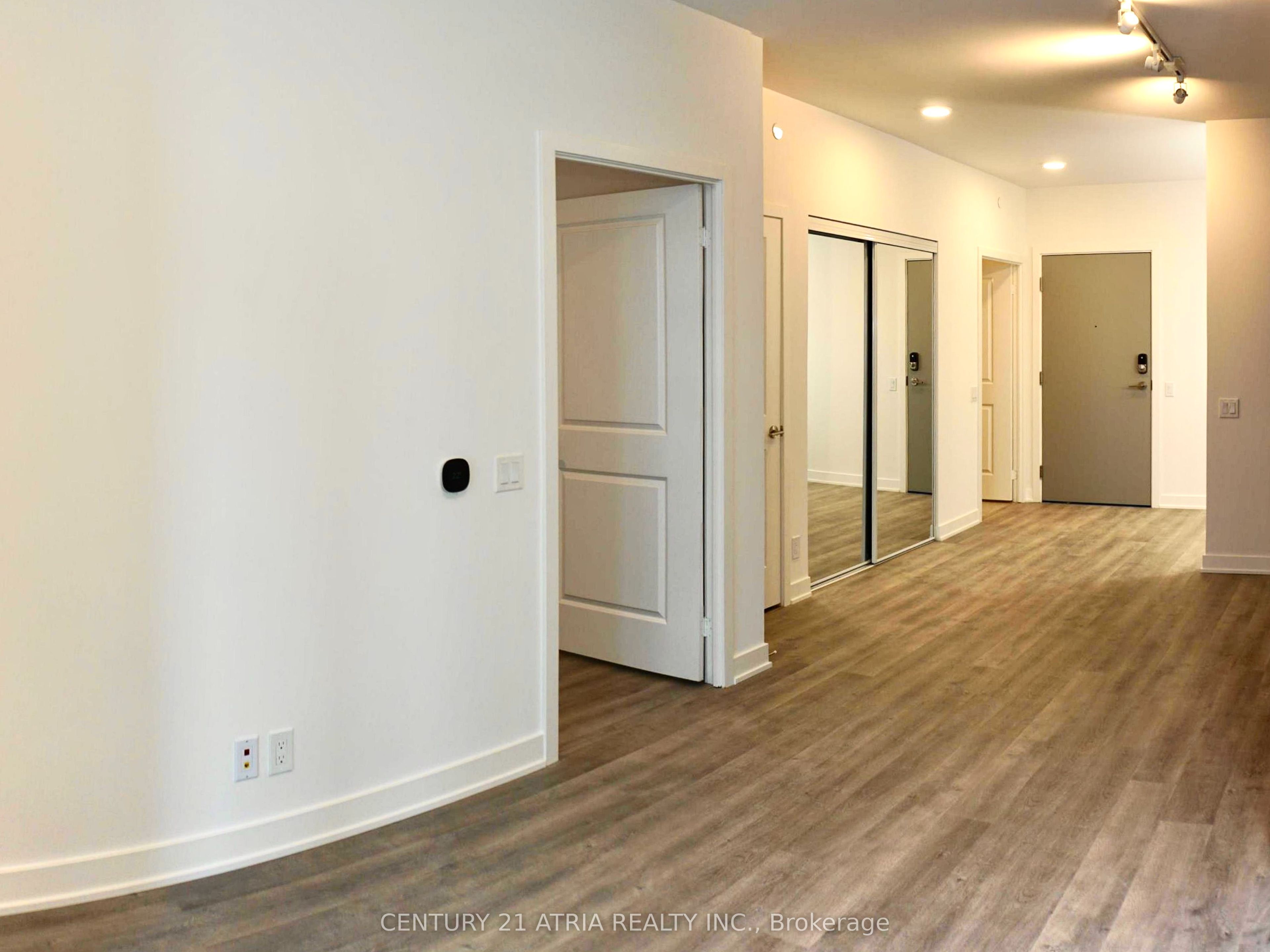 30 Upper Mall Way 619A, Vaughan, ON L4J 0L7 photo 2
