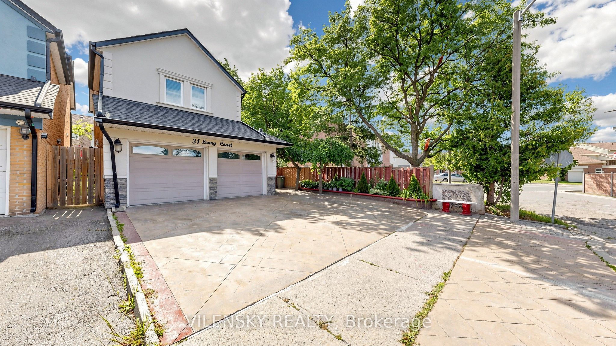 31 Lonny Court, Vaughan, ON L4J 3J9 photo 2