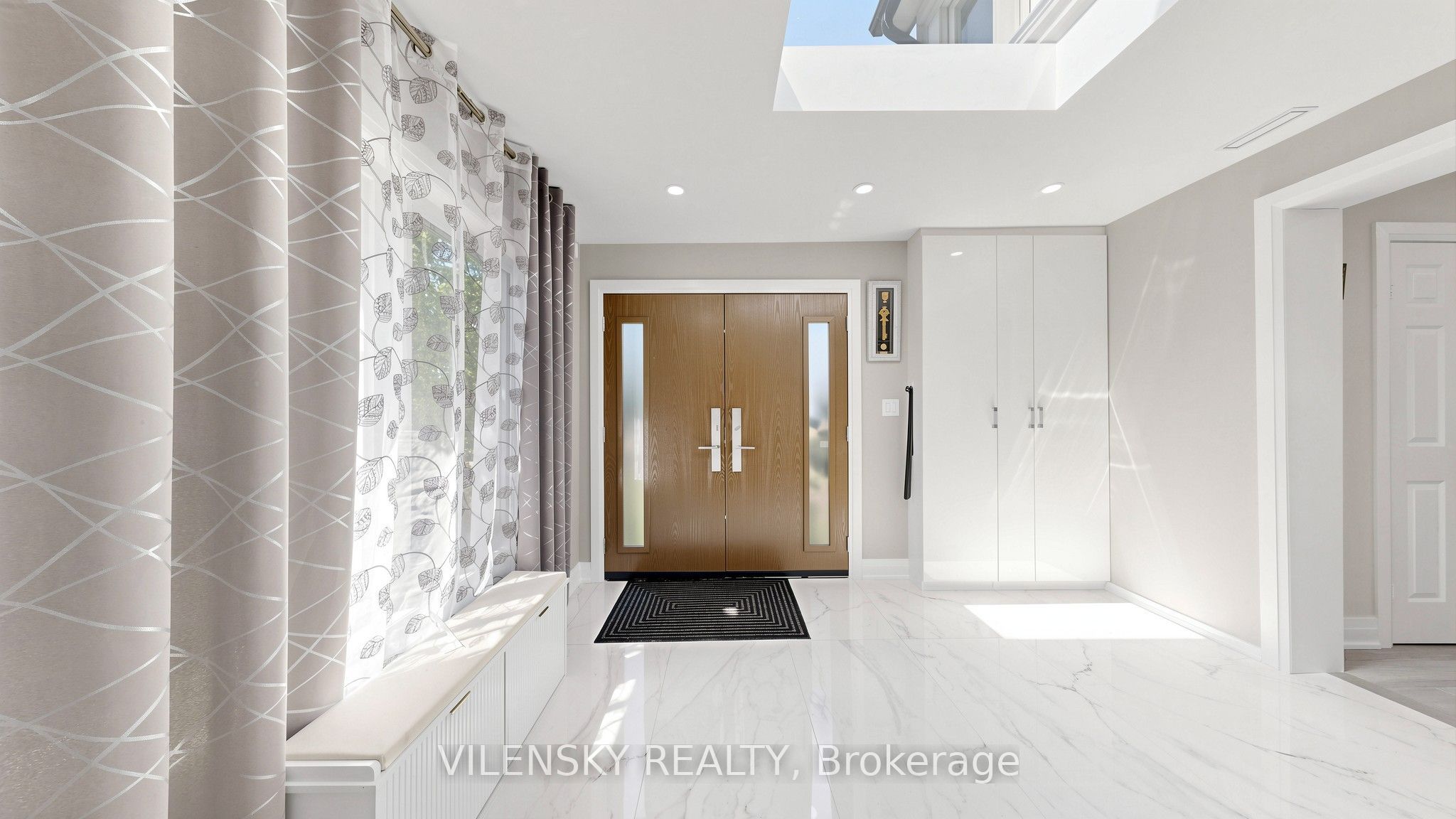 31 Lonny Court, Vaughan, ON L4J 3J9 photo 3