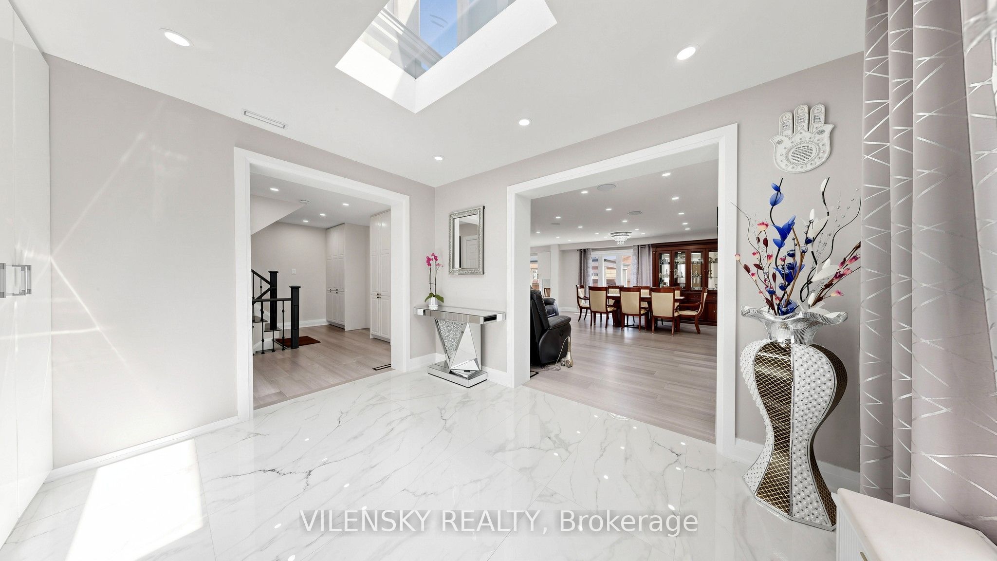 31 Lonny Court, Vaughan, ON L4J 3J9 photo 5