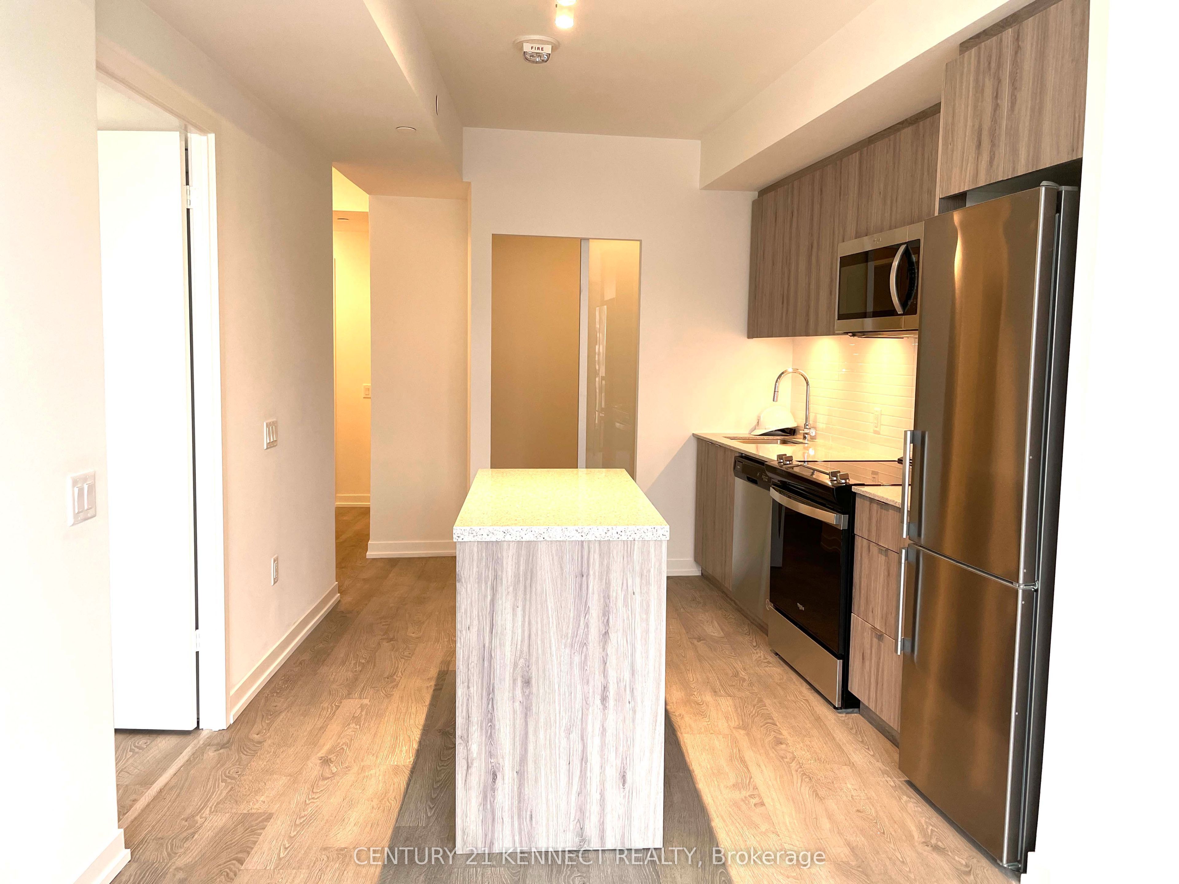 8868 Yonge Street 308E, Richmond Hill, ON L4C 0T4 photo 3