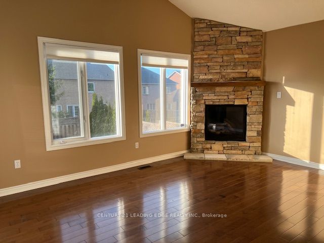 180 Stone Road, Aurora, ON L4G 6Y9 photo 3