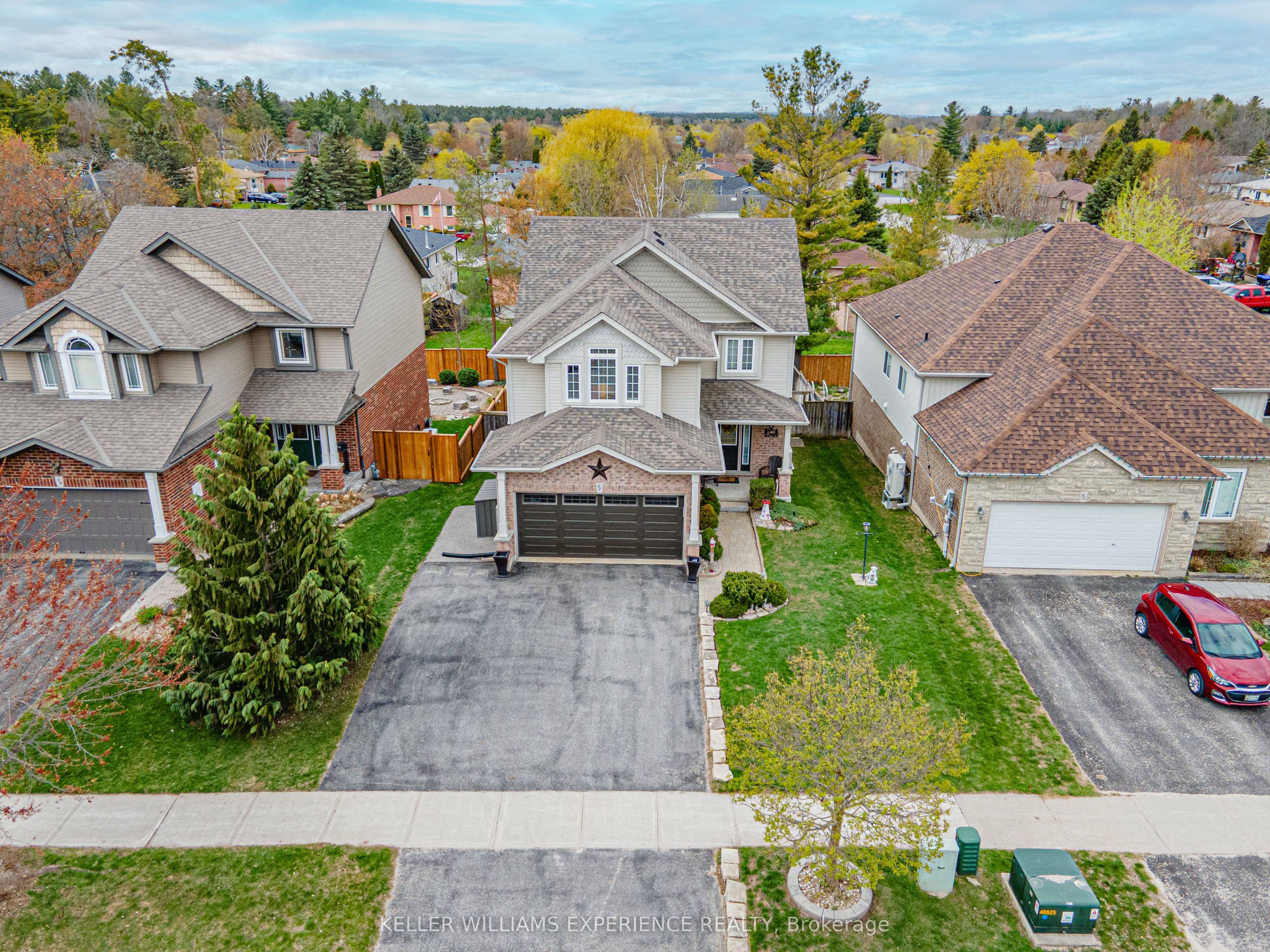 87 Armeda Clow Crescent, Essa, ON L3W 0H6 photo 4